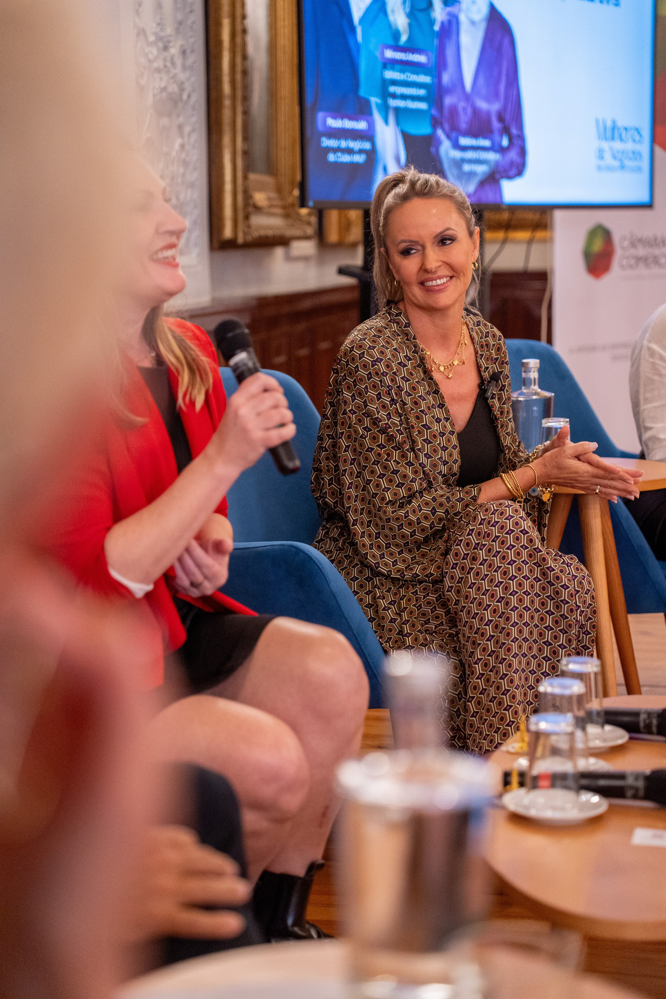 Evento — Mulheres de Negócios de Língua Portuguesa. Frames by Giovani Braga