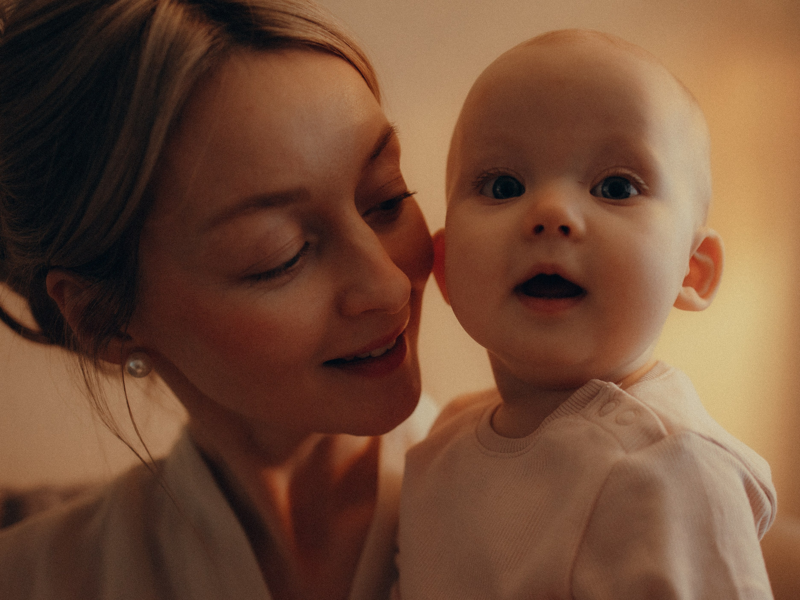 Mia’s family. Kristina, portrait and family photographer in Helsinki