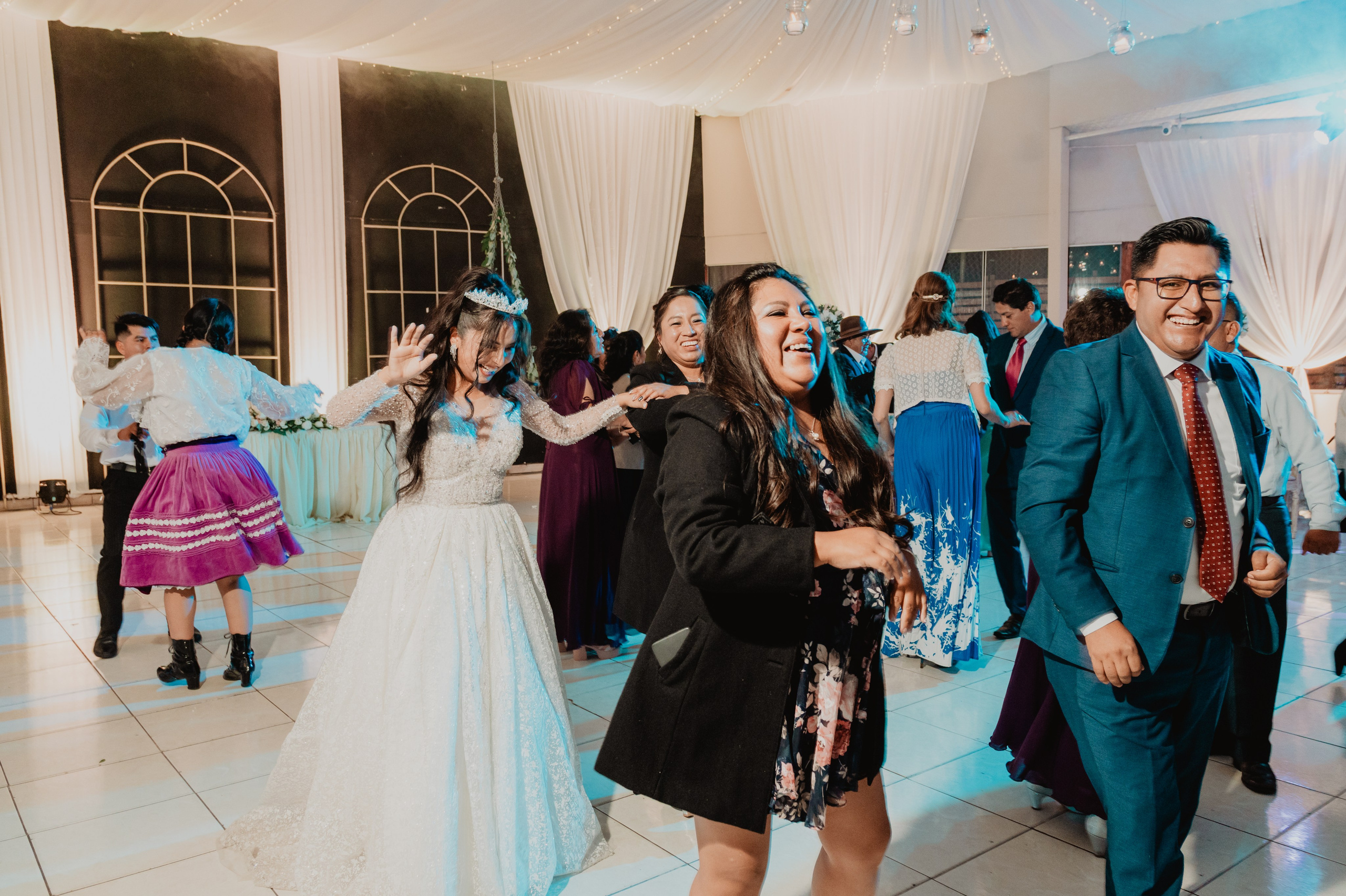 FERNANDO + MARIBEL | BODA RELIGIOSA. Studio KVTA | Fotografía y Video de Bodas en Arequipa