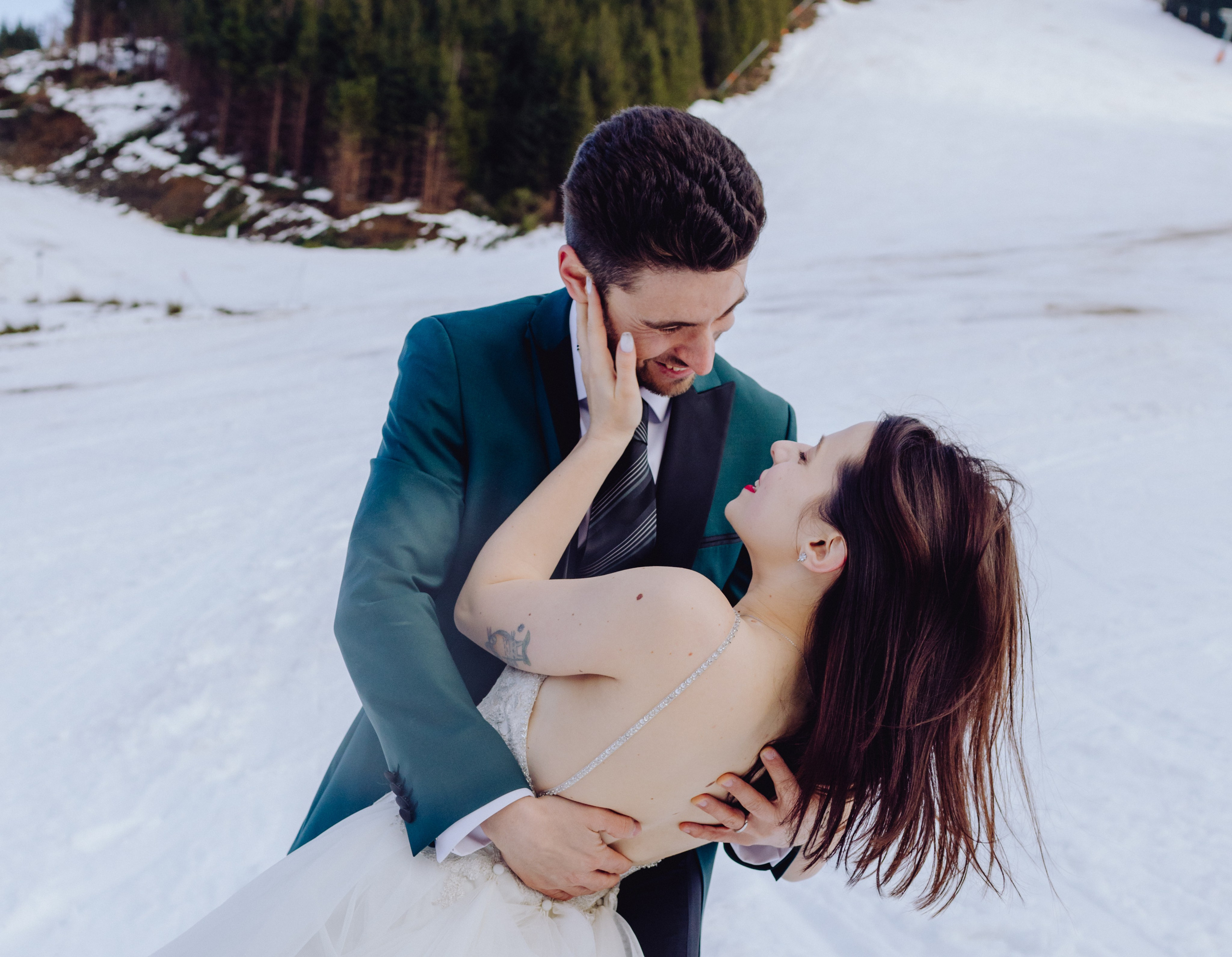 Andrei & Roxana. Wedding & couple photographer from Romania Rut Vetan