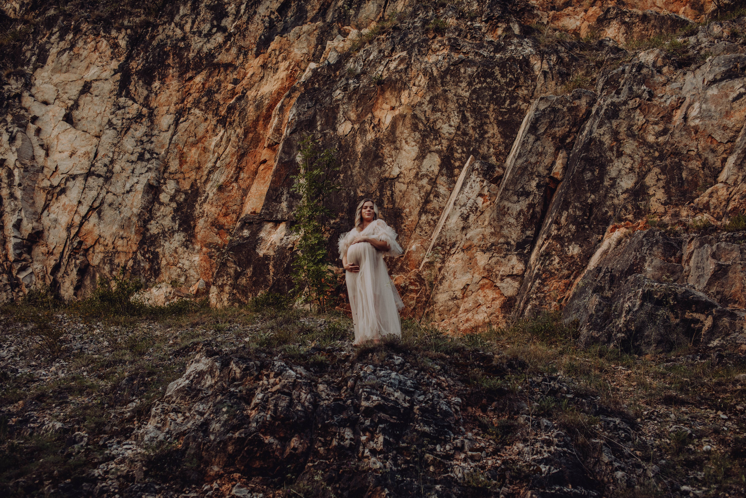 Alin & Diana. Wedding & couple photographer from Romania Rut Vetan