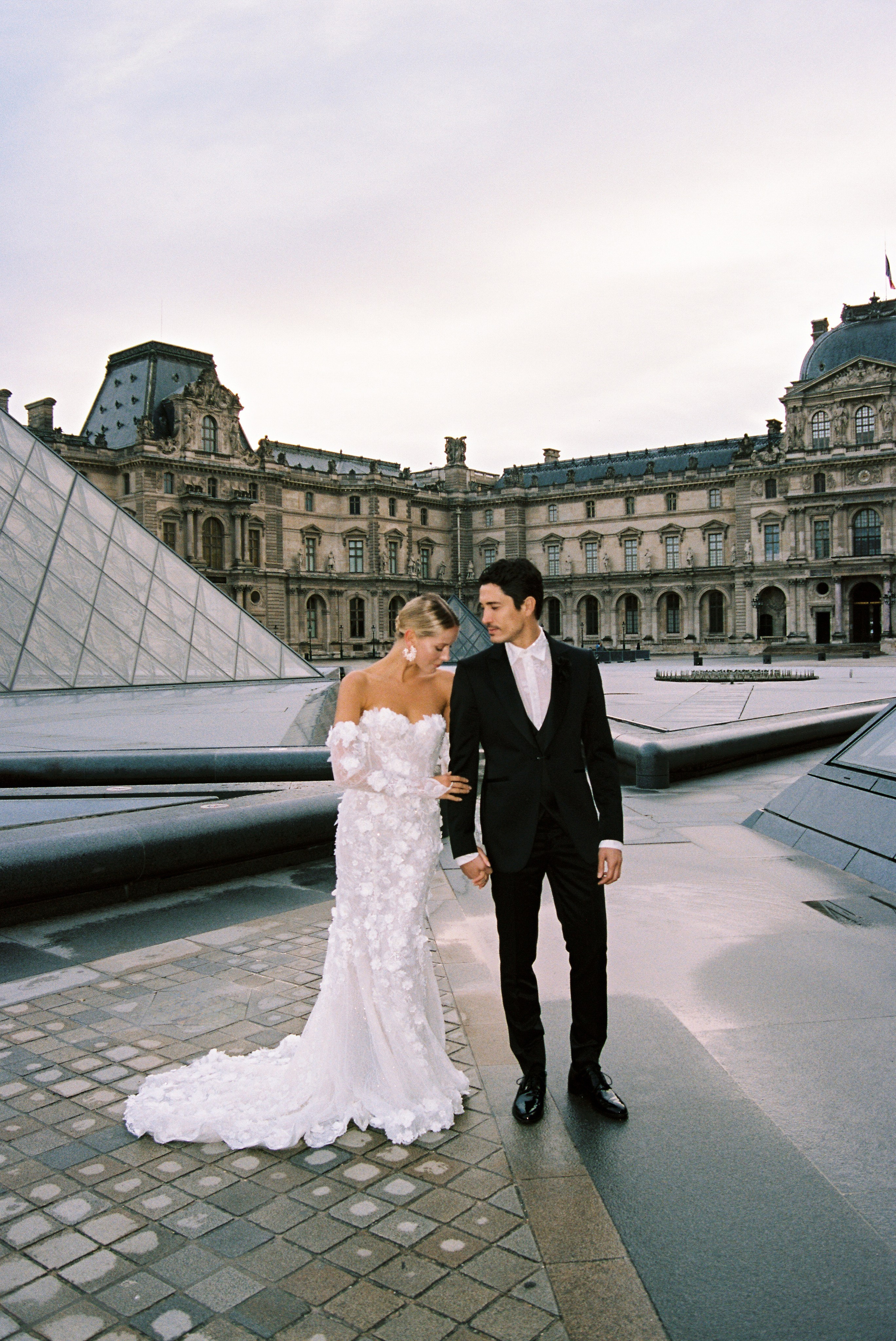 Romantic Photoshoot in Paris — Paris, the City of Love
