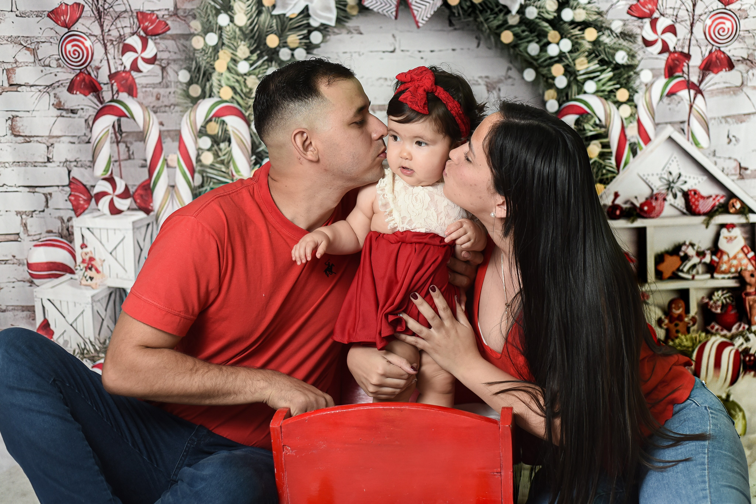 Sesión 1er añito de Juli. Temática: Abejita de Plim Plim +  Mini Sesión Navideña. Fotografo de casamiento en misiones y fotógrafo de familia  Posadas