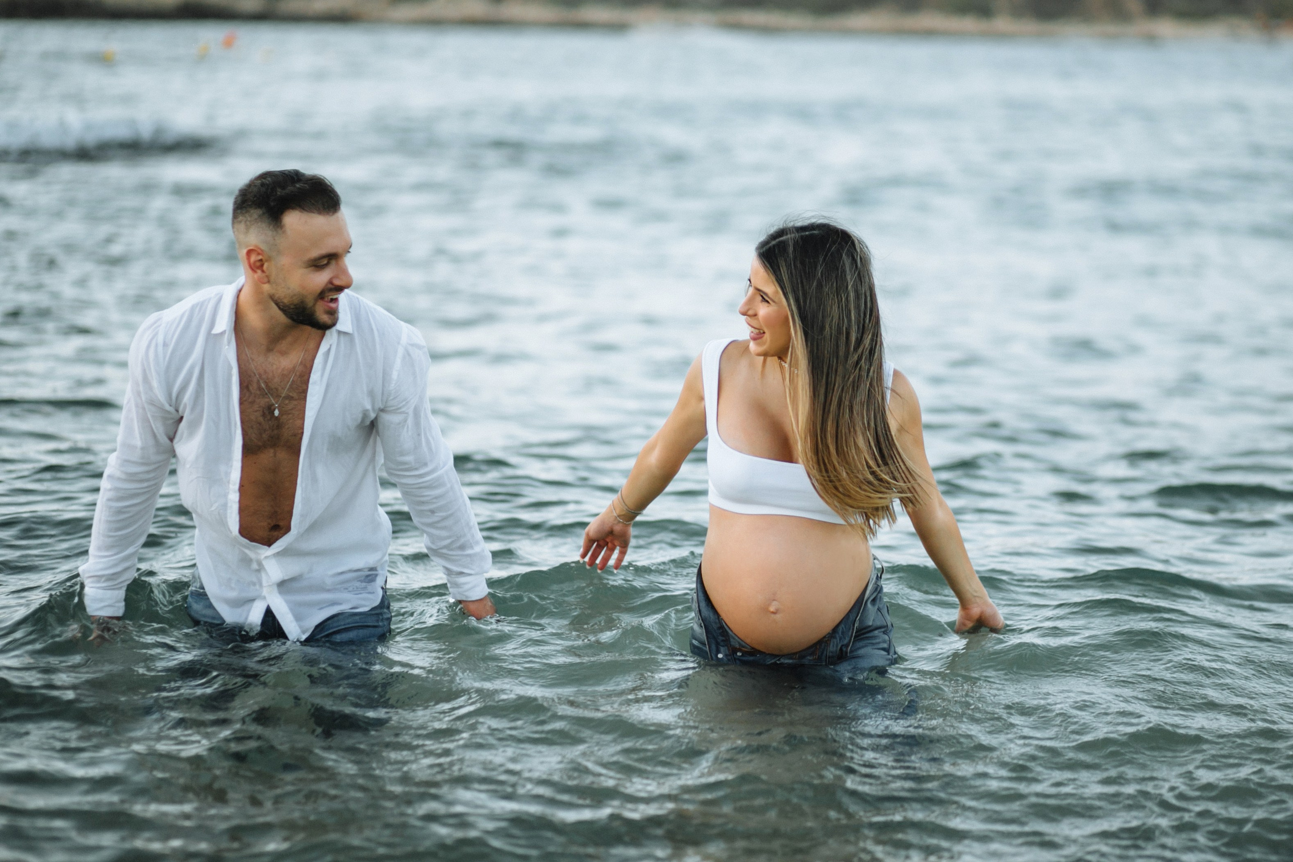 Yael & Gal Nahsholim beach. Family photographer in Israel