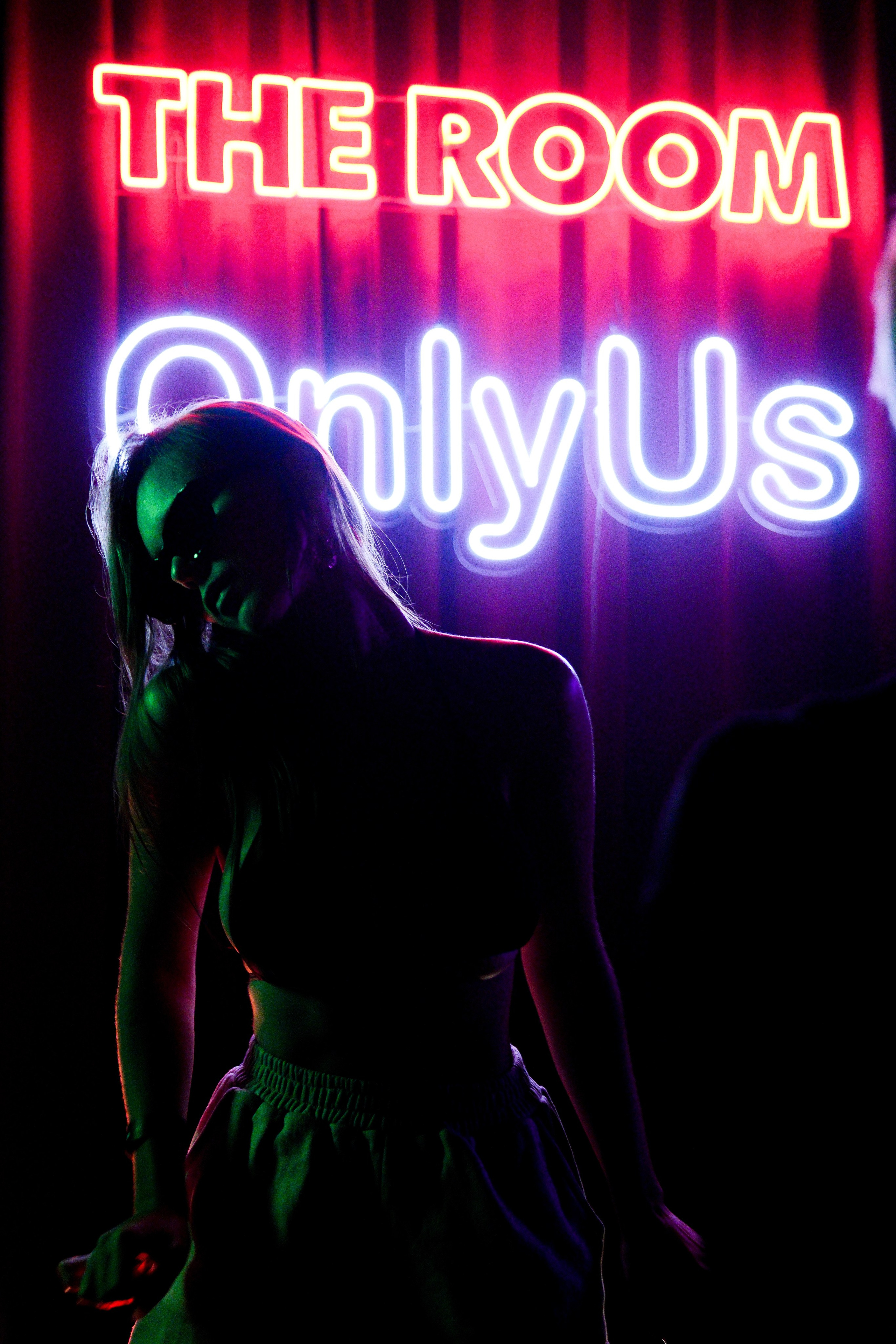 OnlyUs 3.0. THE ROOM BAR