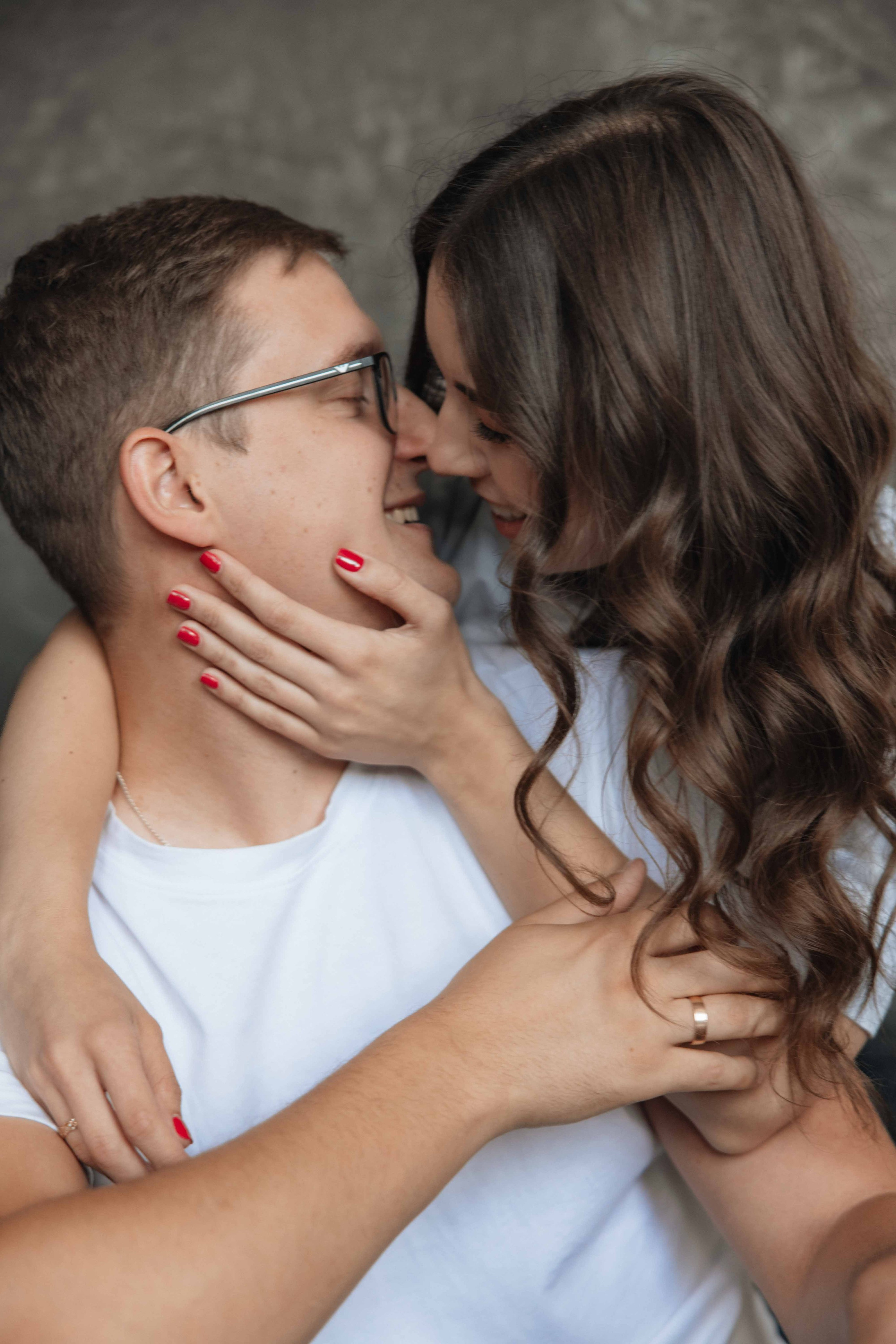 Jauki Kalėdinė fotosesija Vilniuje: studijoje, namų šilumoje, gamtoje ar mieste. Framed by Evelina | Vestuvių fotografė