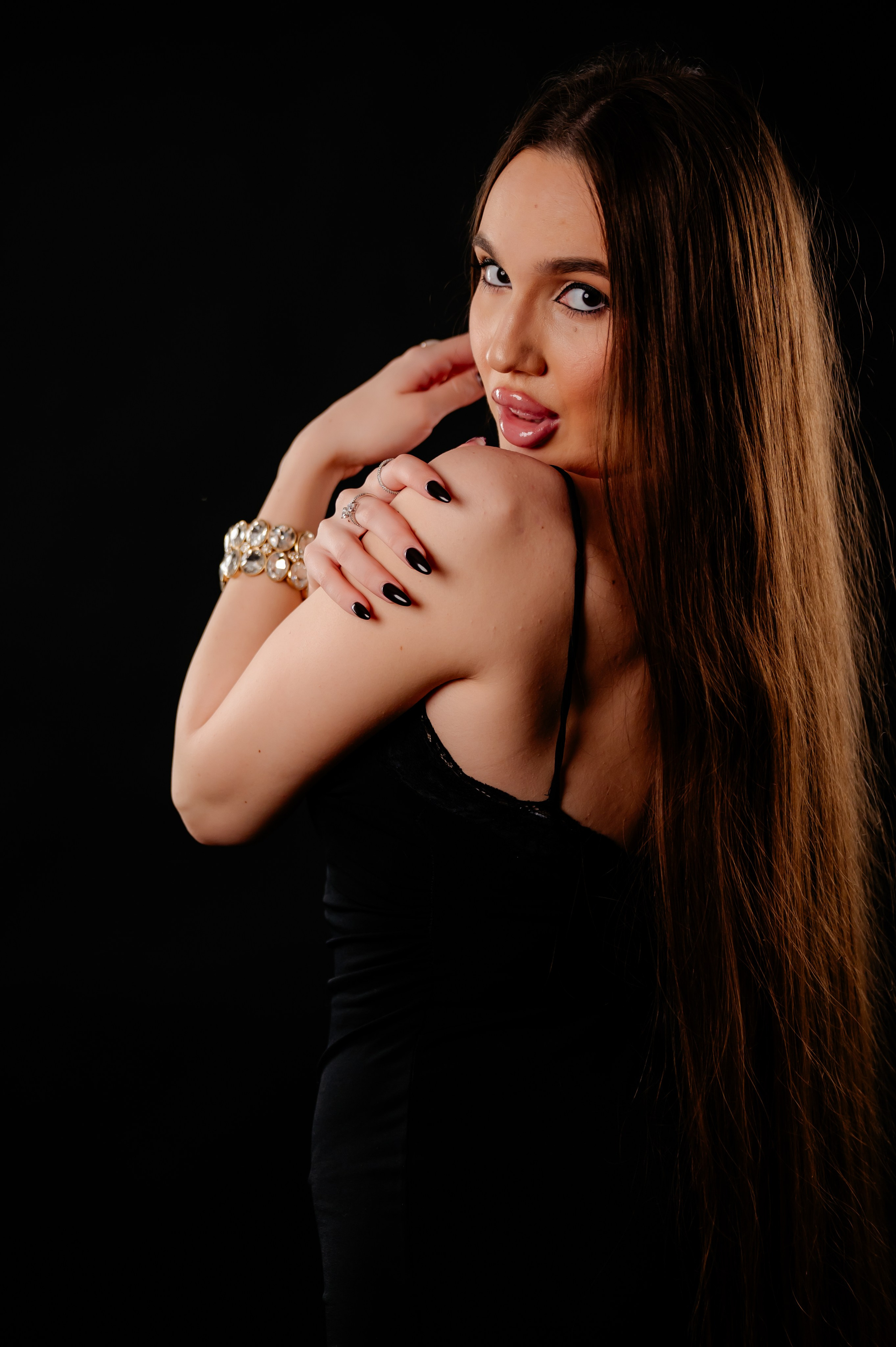 Larisa. Andrei Samuel – Fotograf București | Evenimente, Studio, Imobiliare, Produs