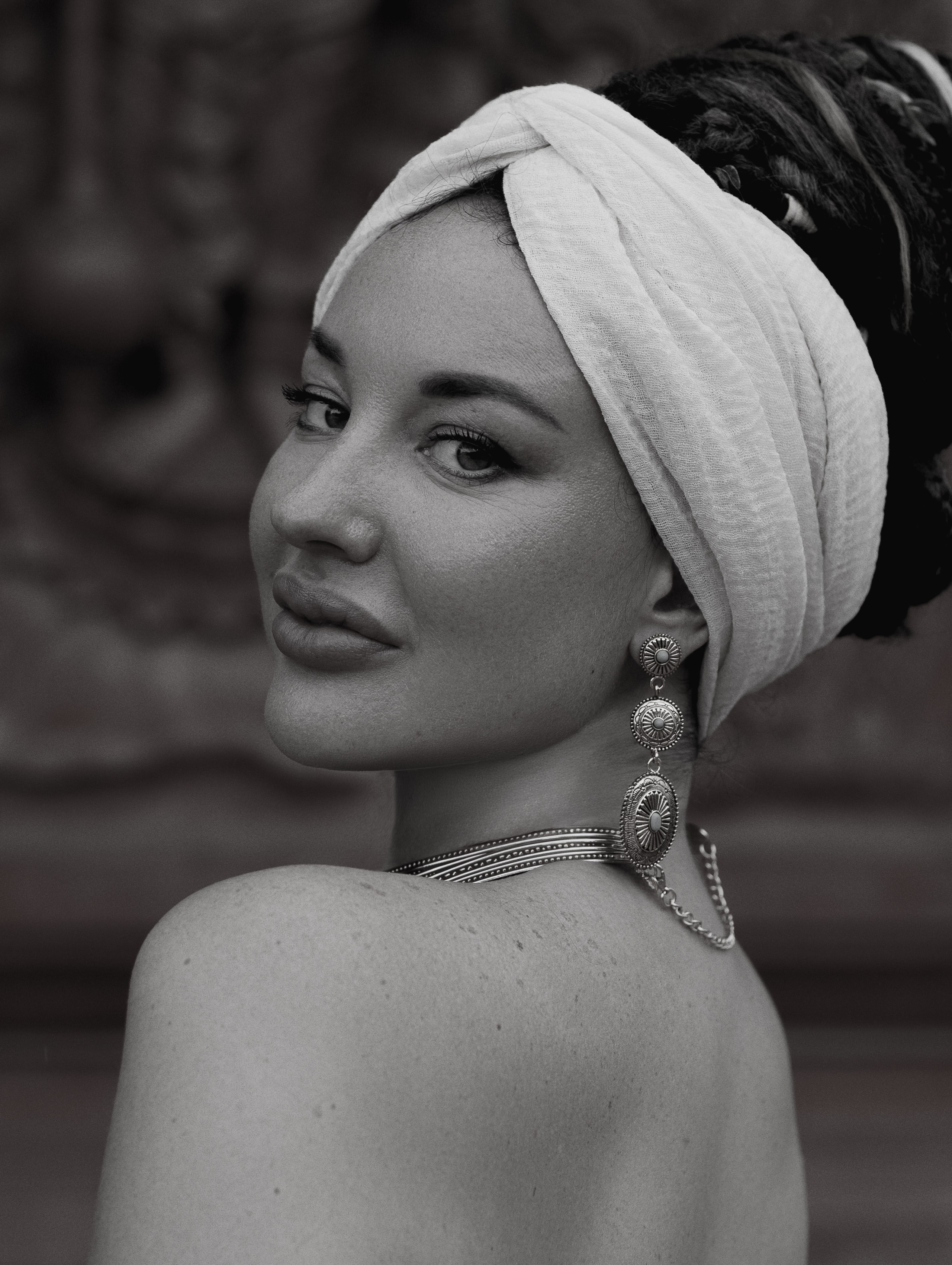 INDIVIDUAL WOMEN'S PHOTO SHOOT. HOME