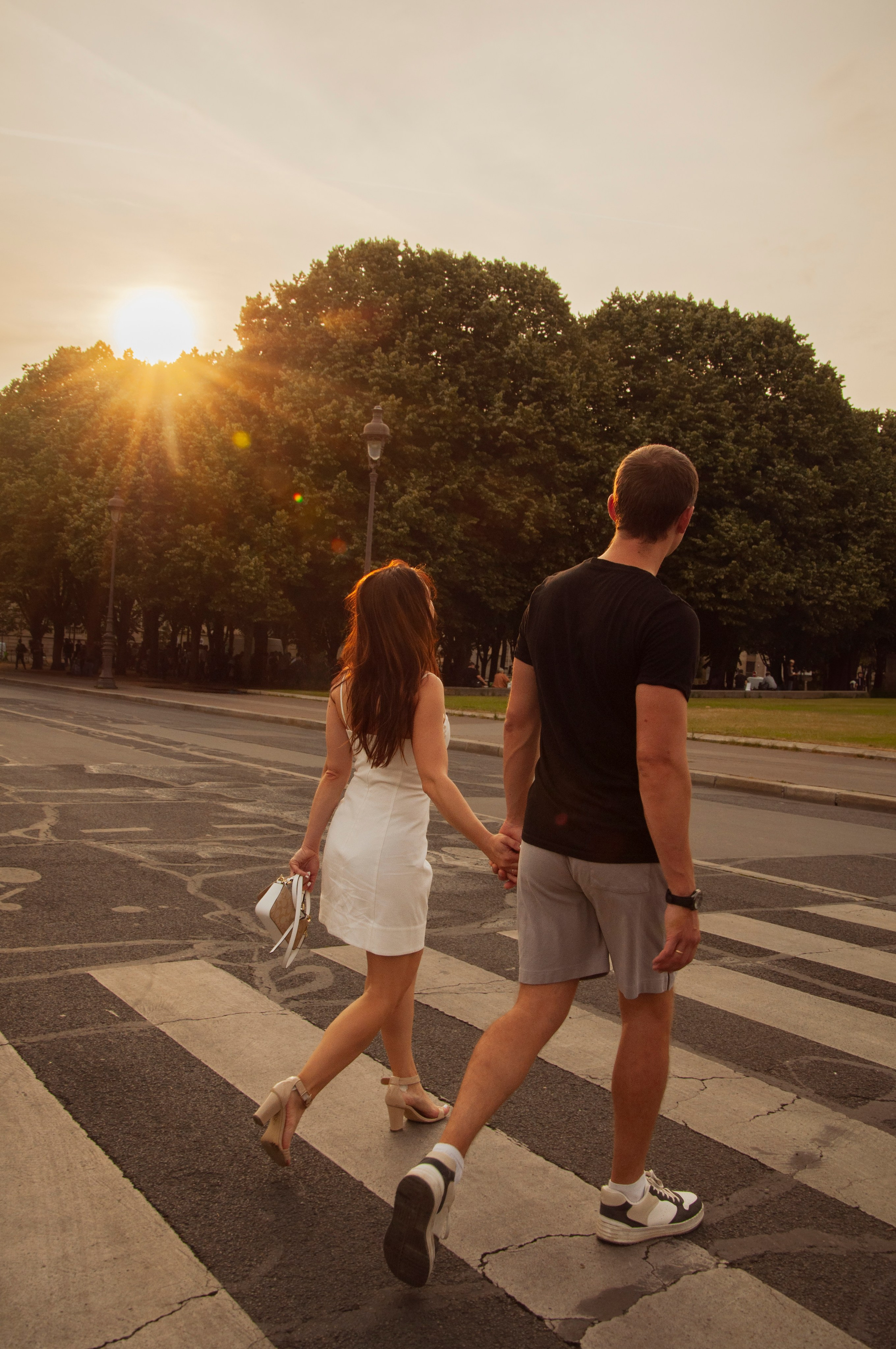 Summer couple photoshoot. Paris photographer — Polina Osipova
