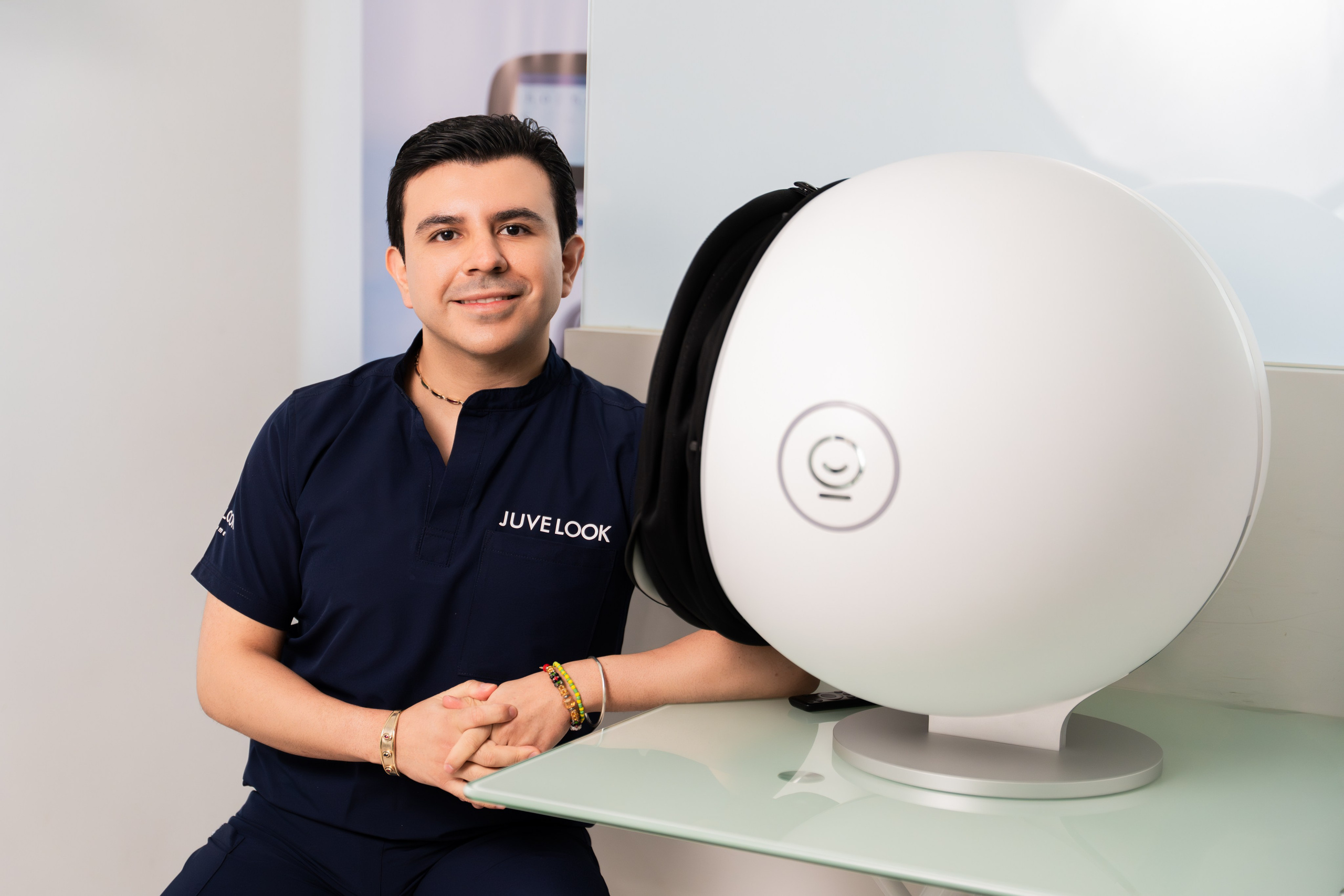 Dr. Carlos Miranda. Miguelsalasfoto