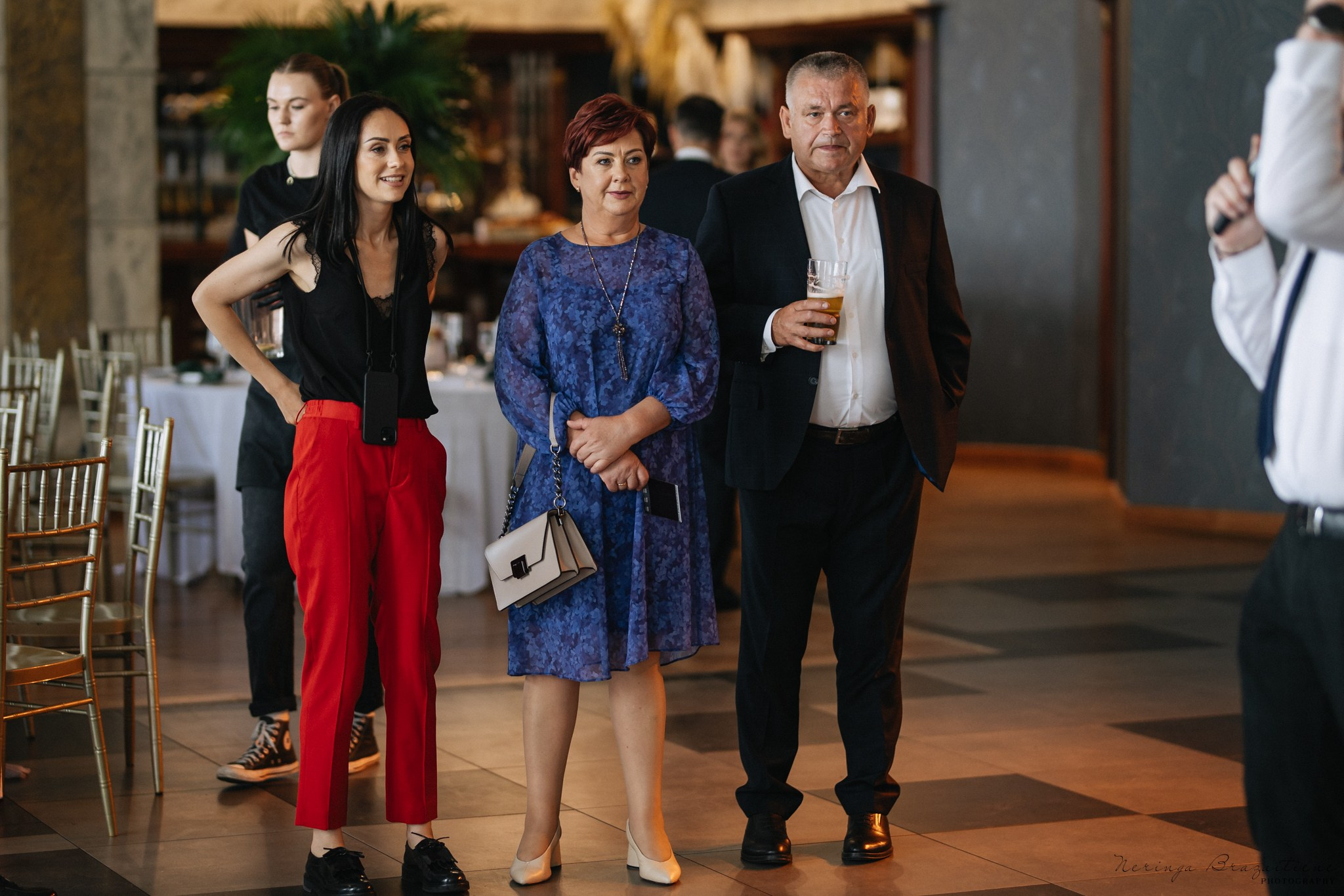 Vestuvinė fotosesija Kaune, Vienybės aikštėje, prie Lietuvos banko