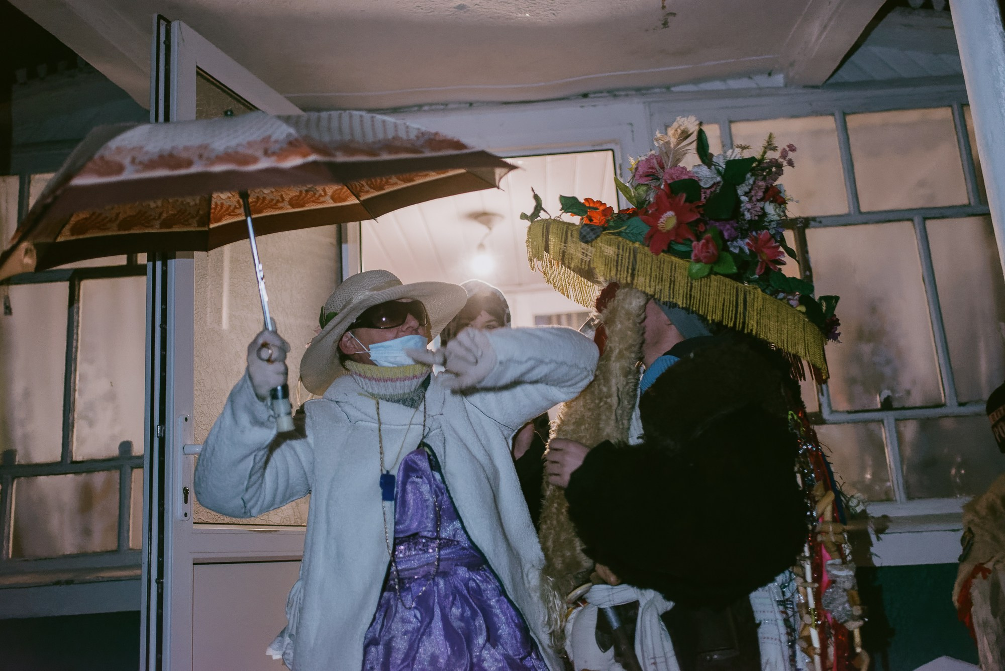 Malanca is a spectacular folk tradition, especially common in the communities of northern Moldova and Bukovina, with deep roots in New Year’s customs. It usually takes place on the night of December 31st to January 1st and marks the transition between years through a blend of folk theater, traditional costumes, music, dance, and humor.Participants – known as malancari – dress up as symbolic characters, often inspired by mythology, history, or rural life: death, the soldier, the bride, the bear, the gypsy, the devil, the old man, and many more. They go from house to house or take part in organized village parades, accompanied by drums, flutes, and distinctive sounds. The message behind it is to chase away evil and attract good fortune, fertility, and abundance in the new year.In some areas, Malanca has evolved into a true display of folk art, with groups preparing costumes, scripts, and music months in advance. It is an authentic way of preserving cultural identity and celebrating community spirit.