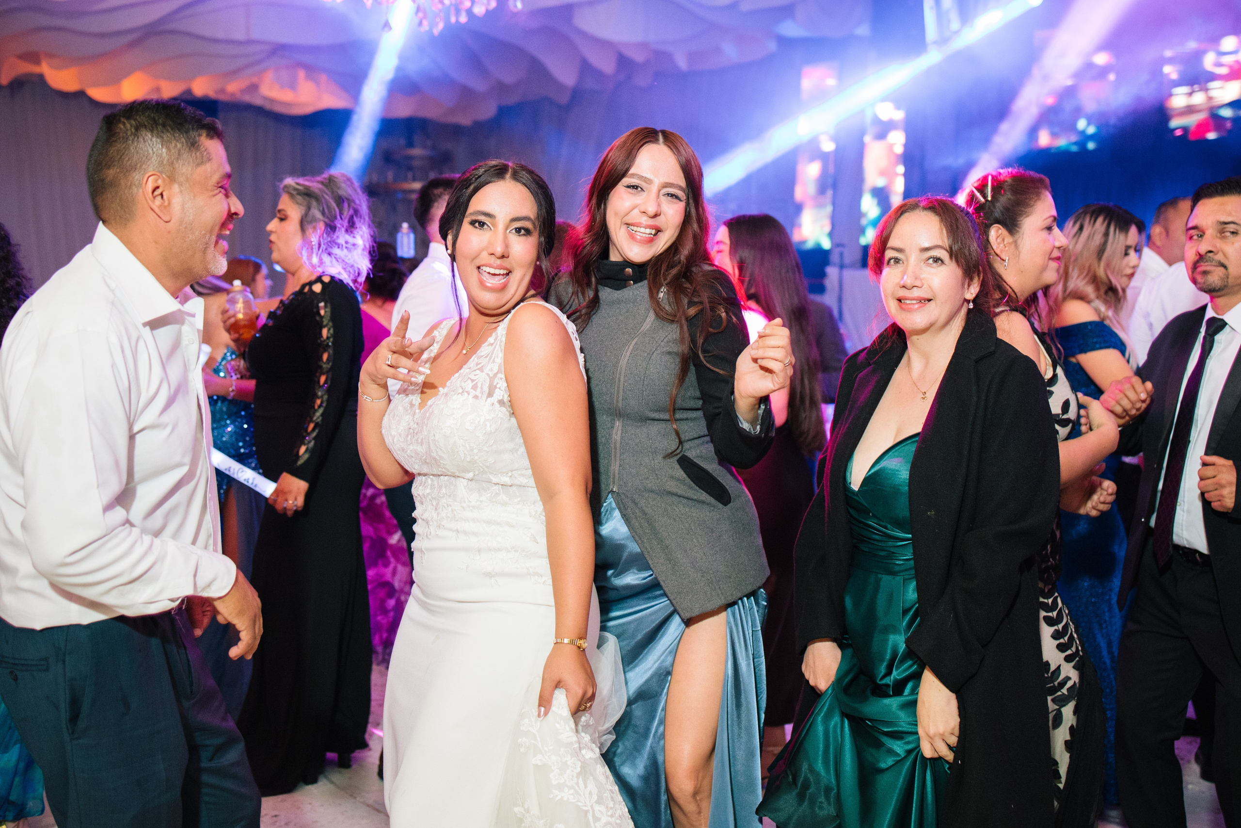 Alejandra y Salvador. Principal