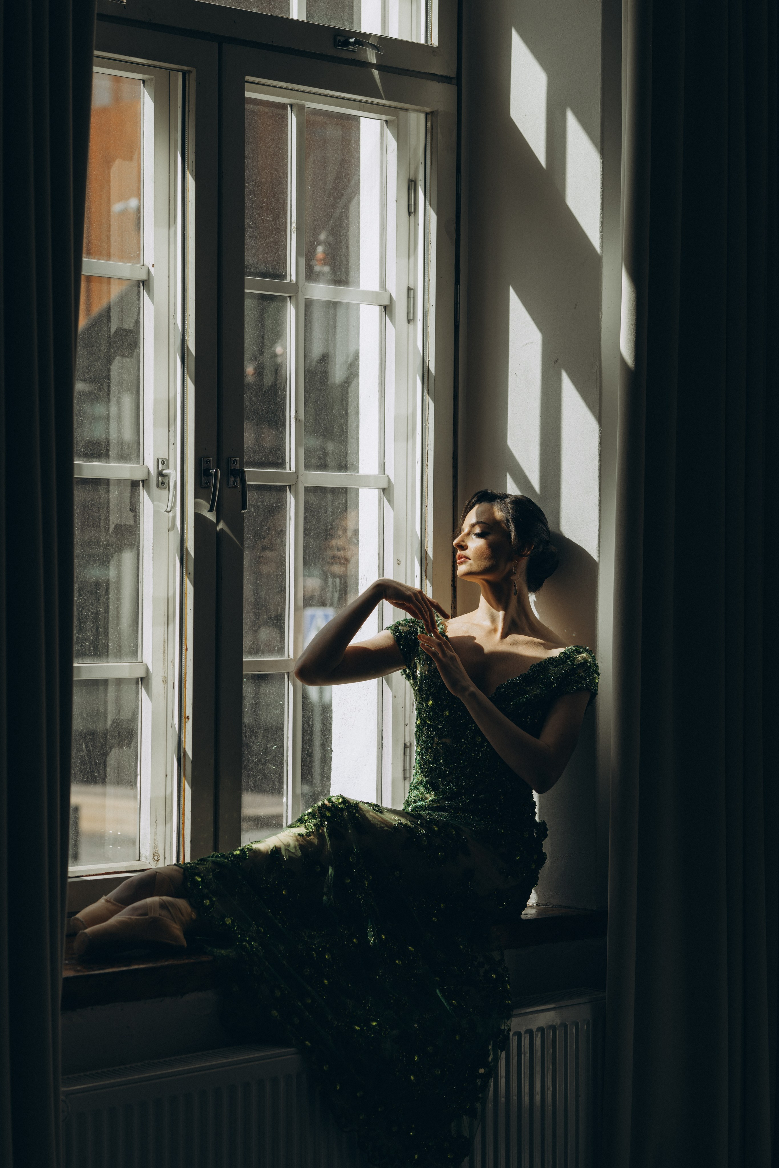 Riikka Couture, Riikka Ikäheimo, Violetta Keller, Portrait, Dancer. Wedding and potrait photographer in Helsinki Vickan O