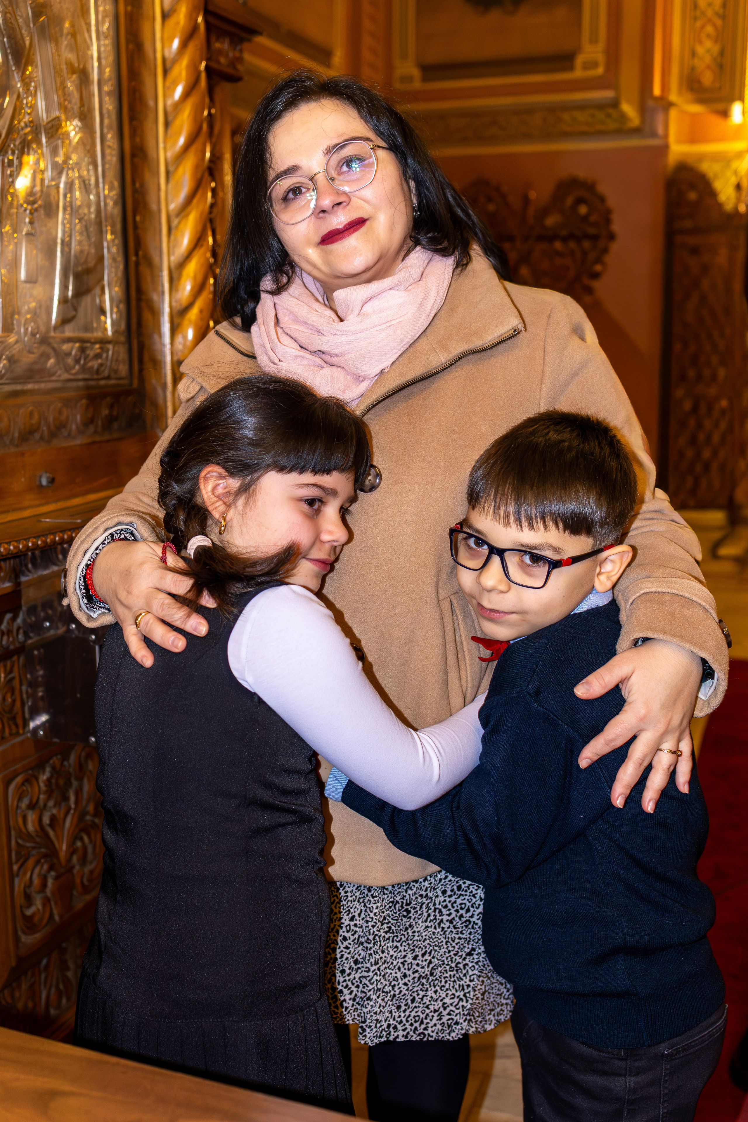 Roua-Maria. Fotograf. Lucrez cu oameni, produse și spații. Portret și fotografie creativă. Bacău, România. Lidia Savinoiu