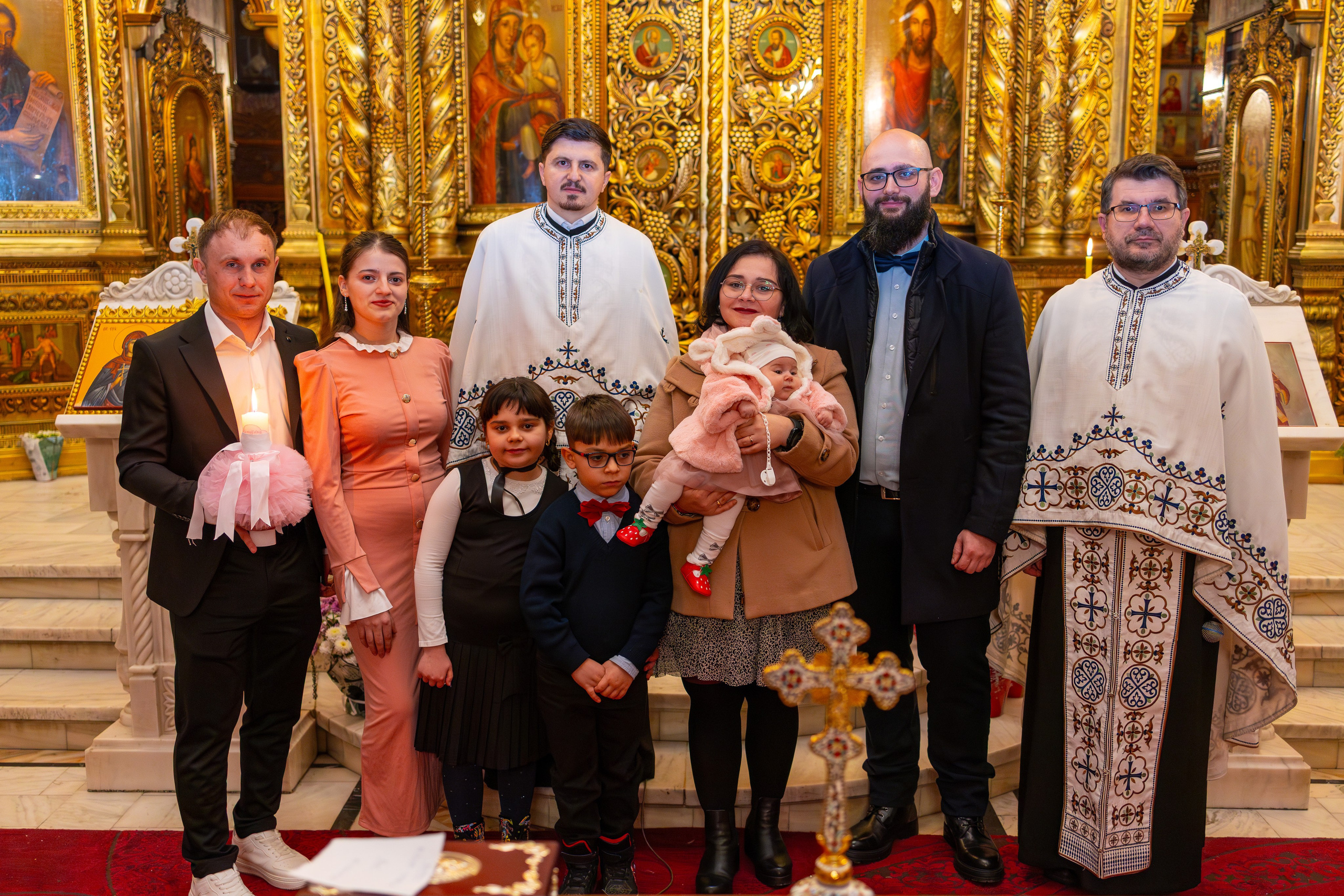 Roua-Maria. Fotograf. Lucrez cu oameni, produse și spații. Portret și fotografie creativă. Bacău, România. Lidia Savinoiu