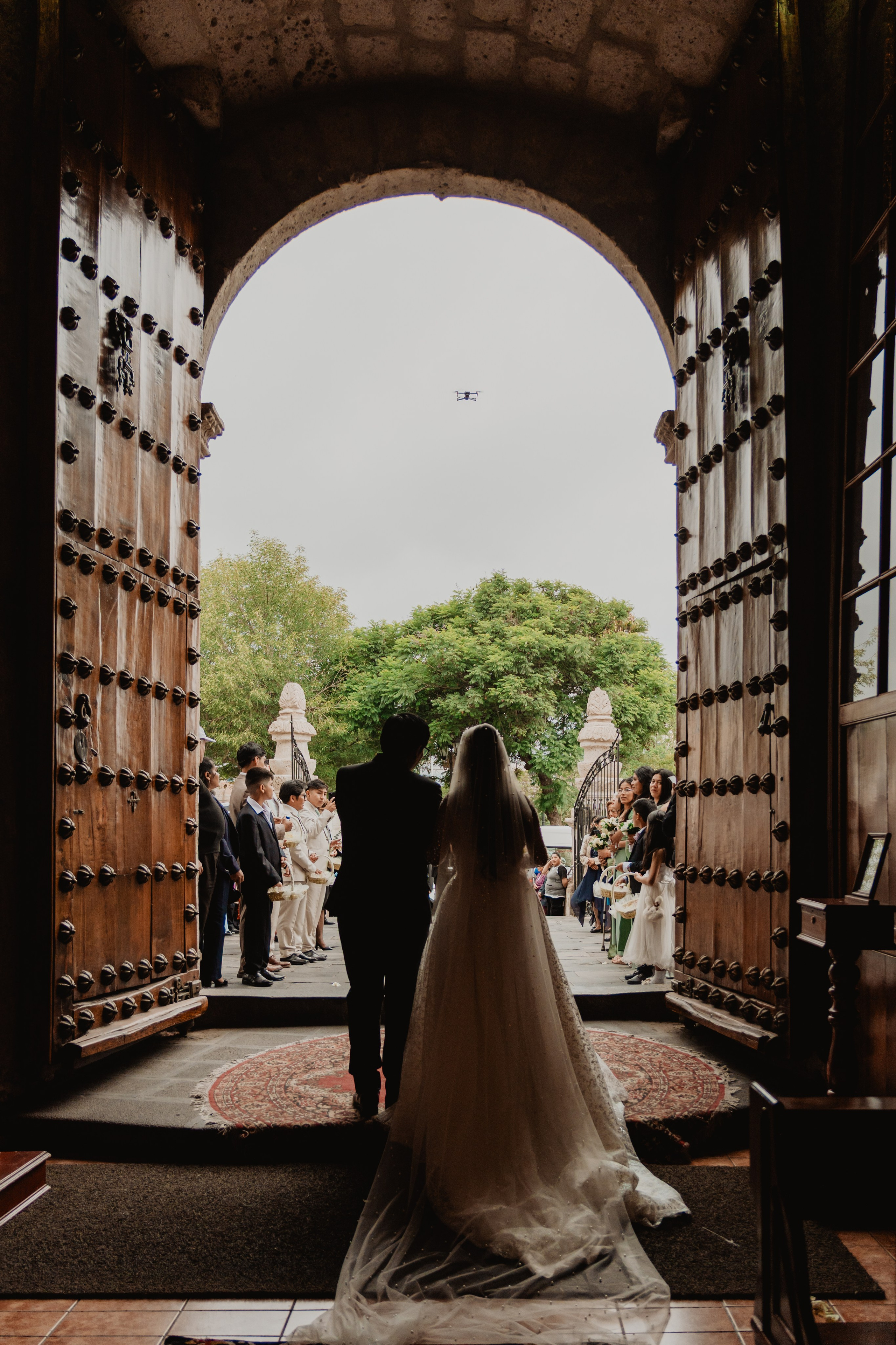 FERNANDO + MARIBEL | BODA RELIGIOSA. Studio KVTA | Fotografía y Video de Bodas en Arequipa