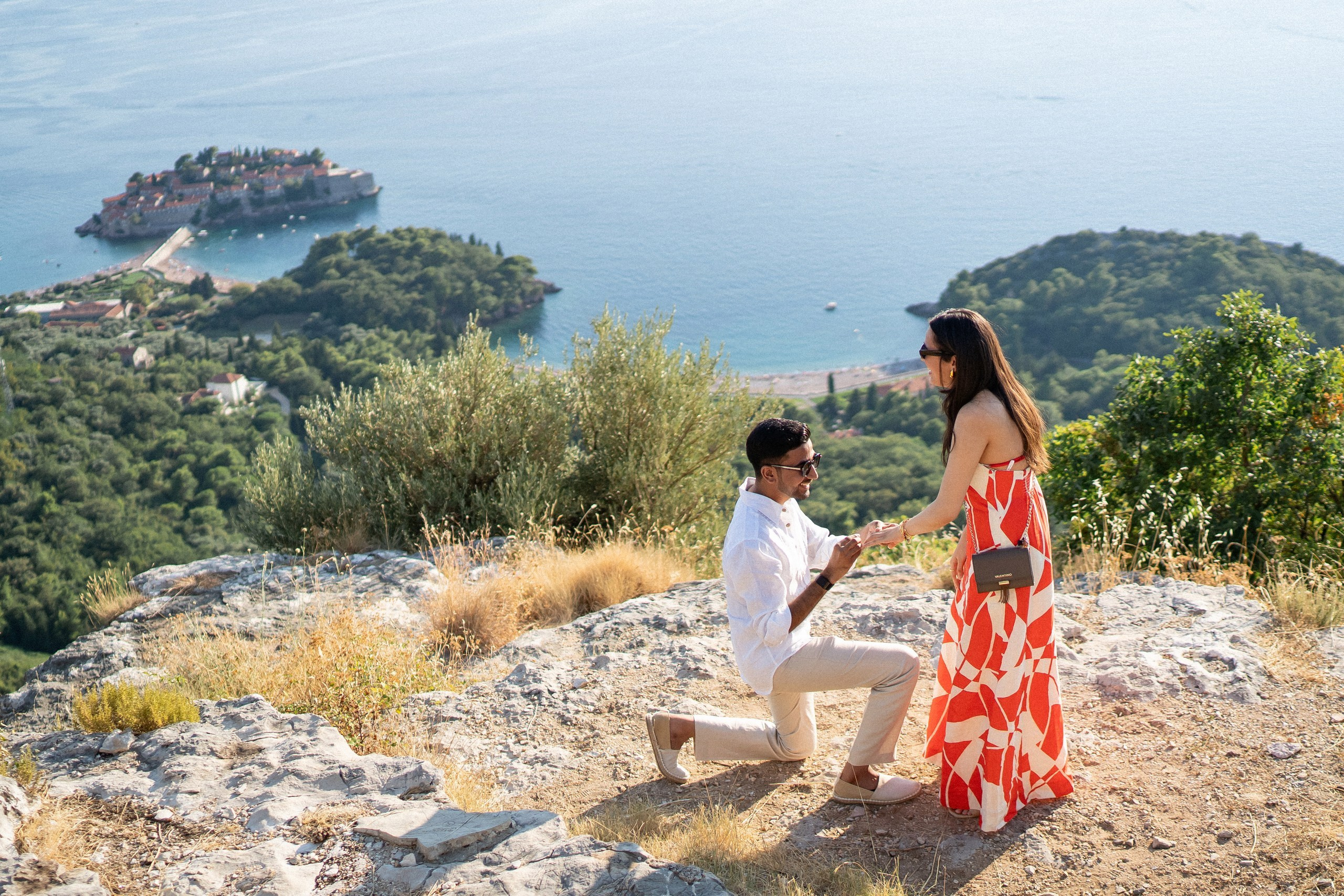 Сделайте предложение с невероятным видом в Черногории