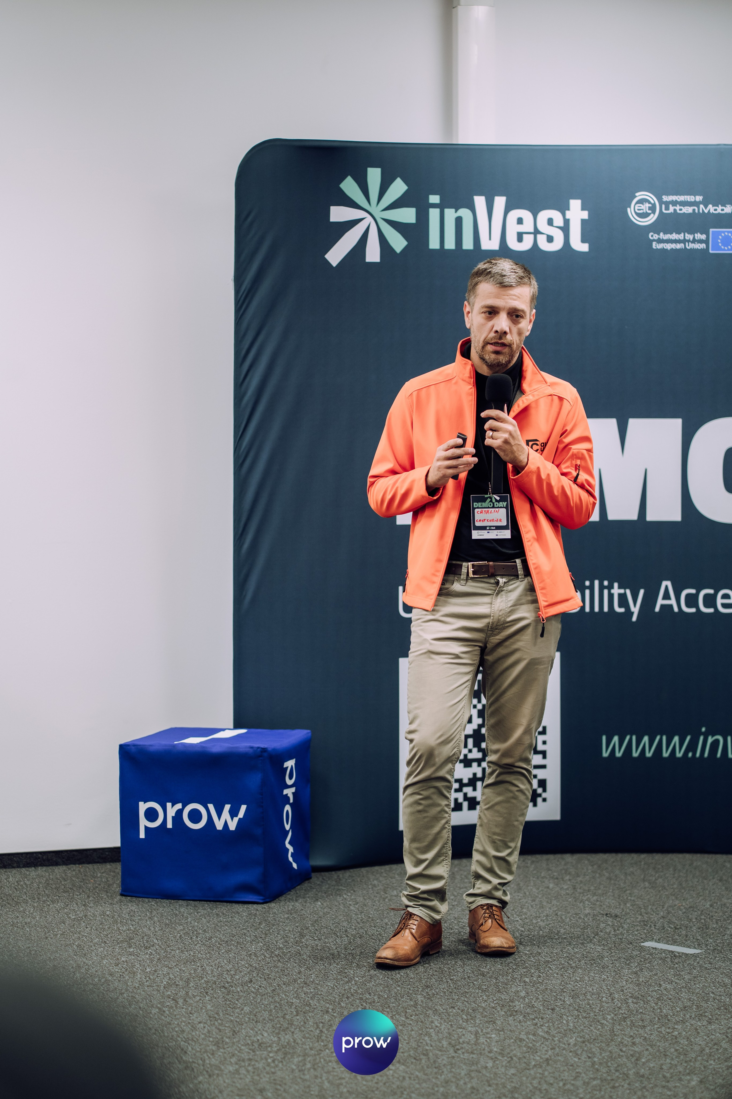 InVest DemoDay @ Cowork. Cozac Cristian Photographer