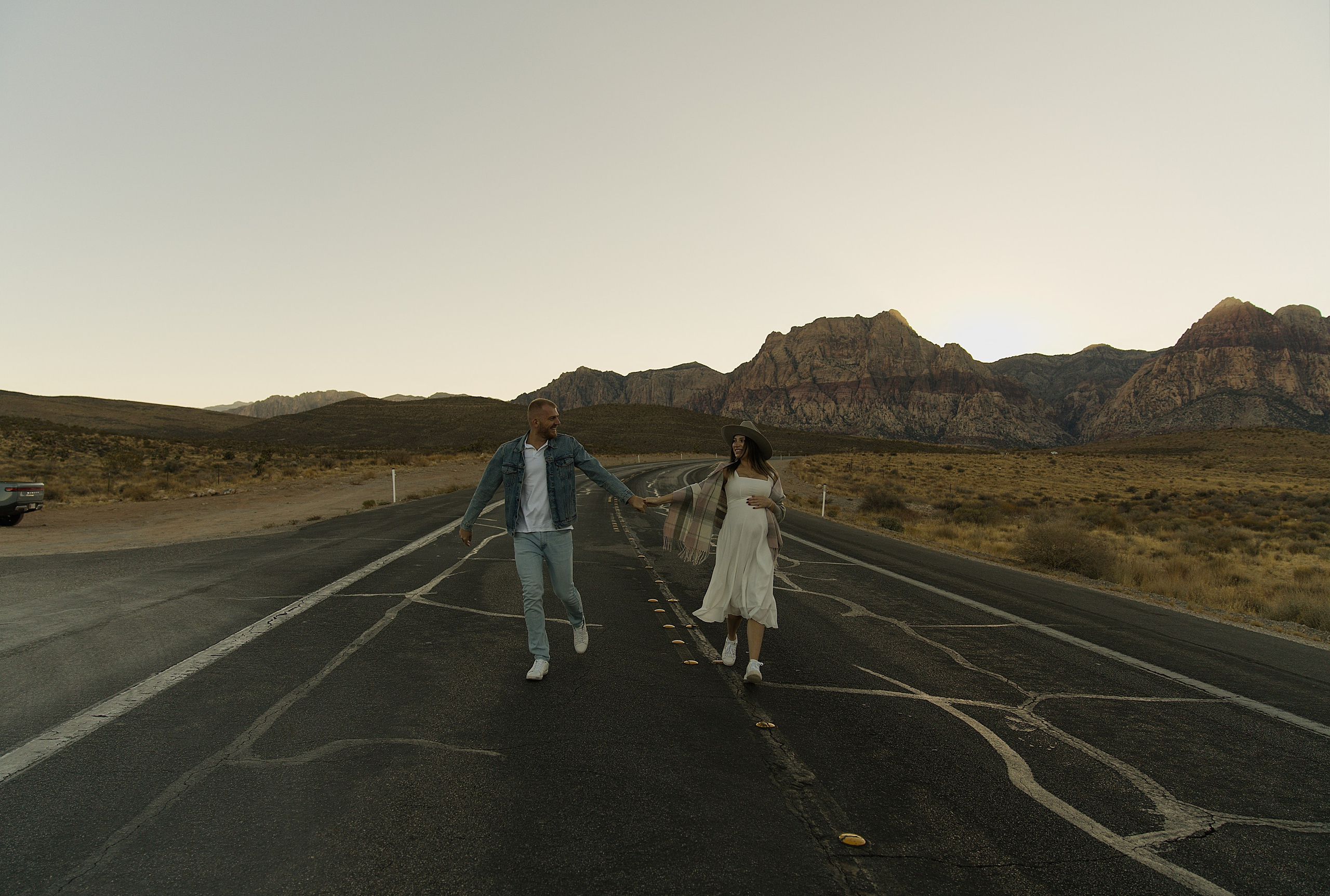 Anya&Andrey. Pregnancy. Wedding & elopement photographer Viktoriya Kravtsov. Las Vegas