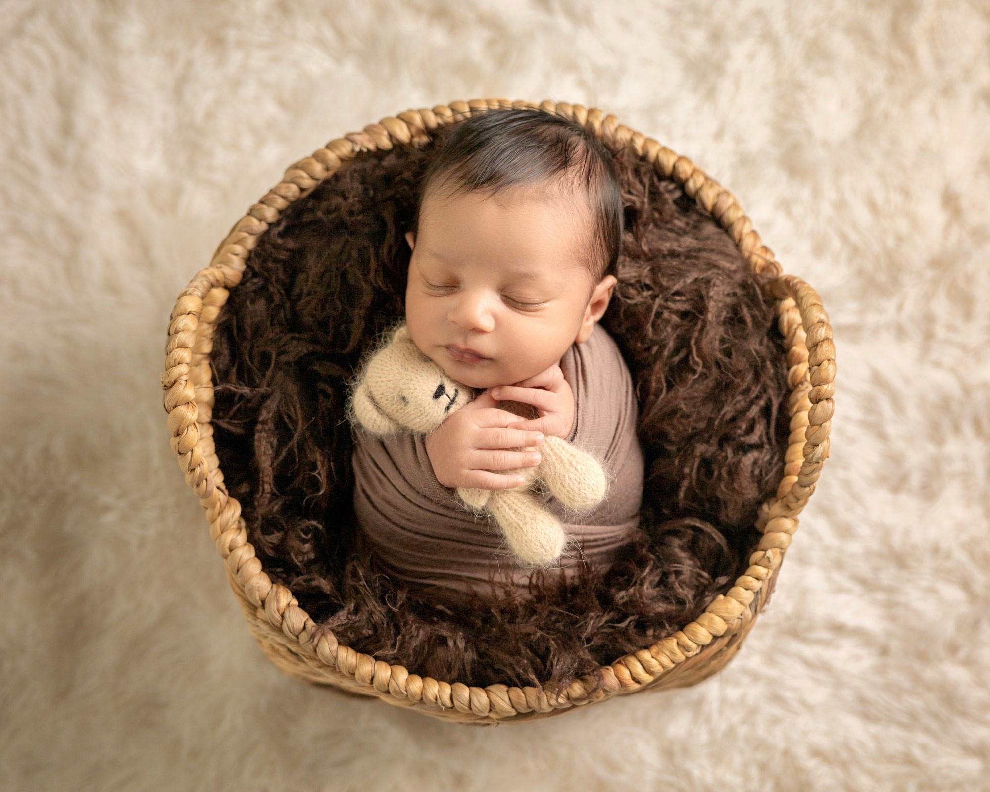 Newborn photos. Newborn photographer in Tampa Bay Area, FL