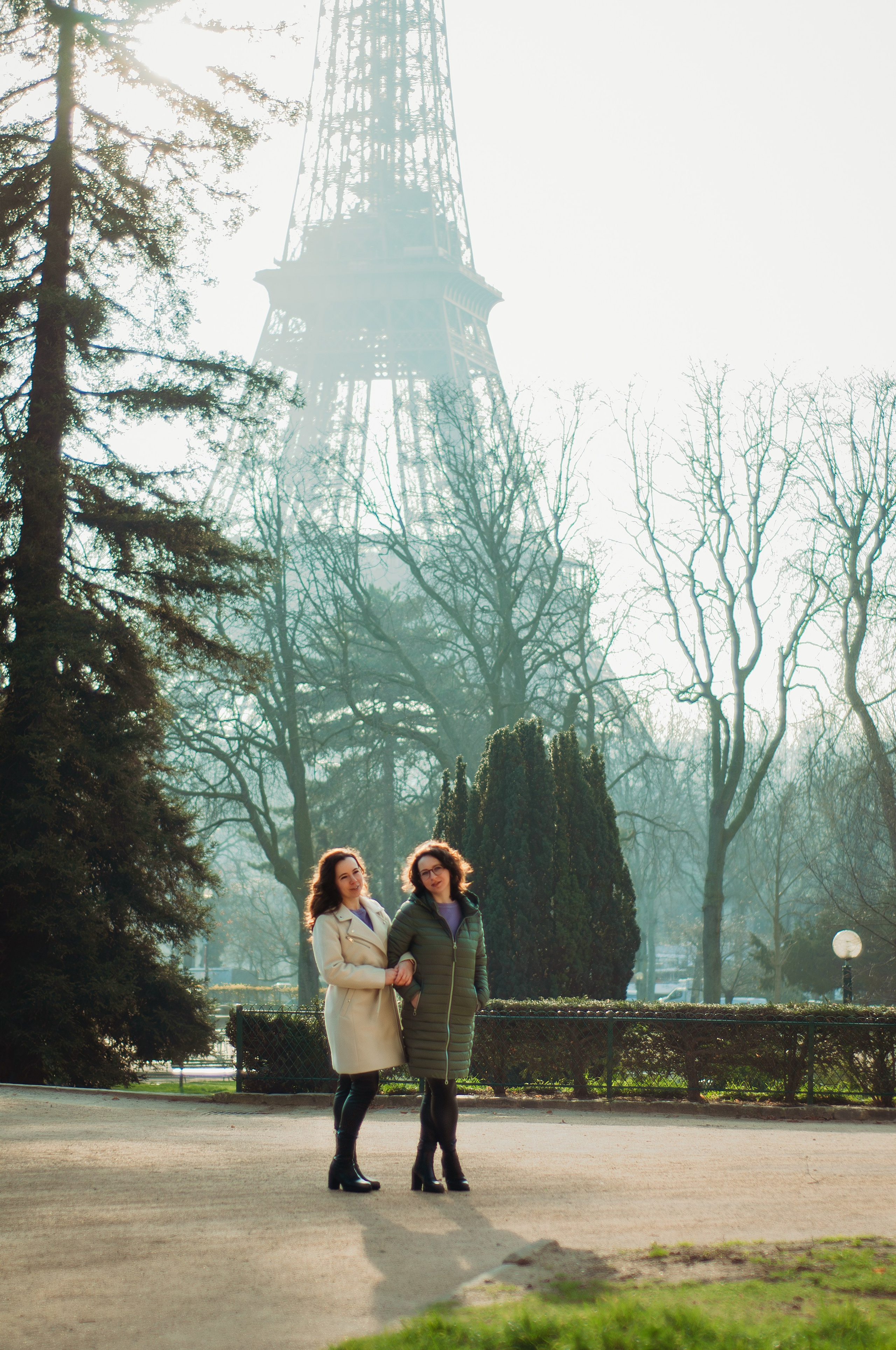 Фотосессия с подругой в Париже. Фотограф в Париже Полина Осипова
