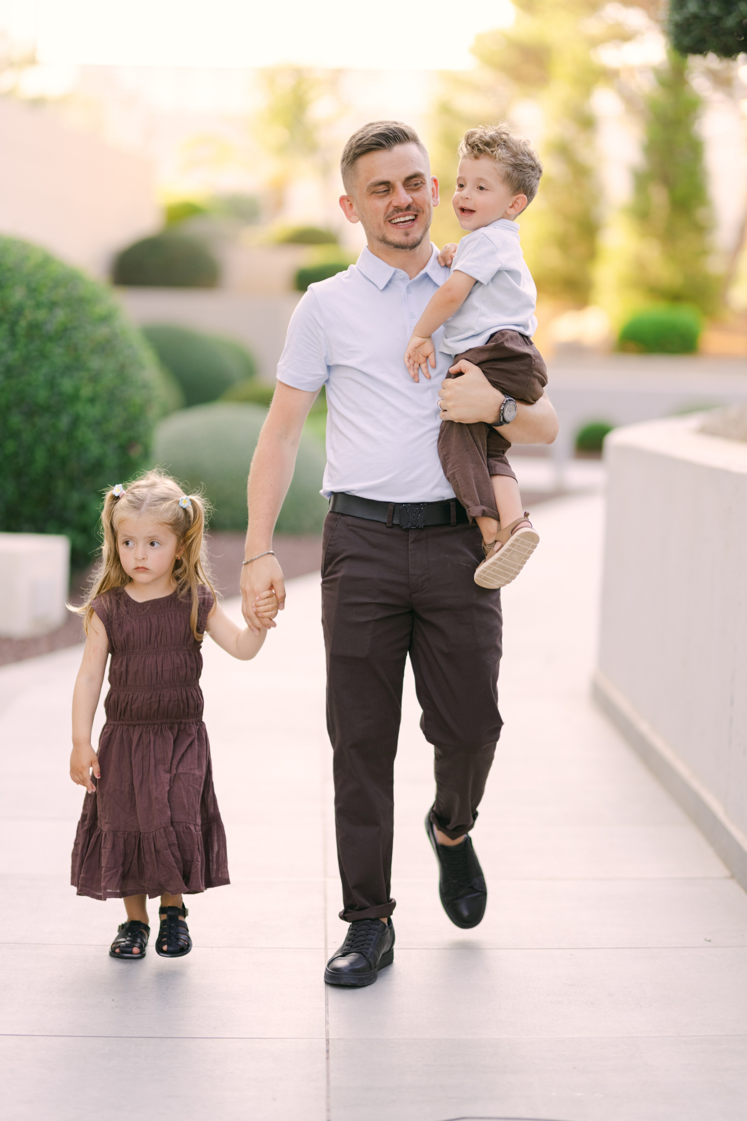 Family Photoshoot Mallorca Arenal — Natural Lifestyle Photography. Photographer in Mallorca