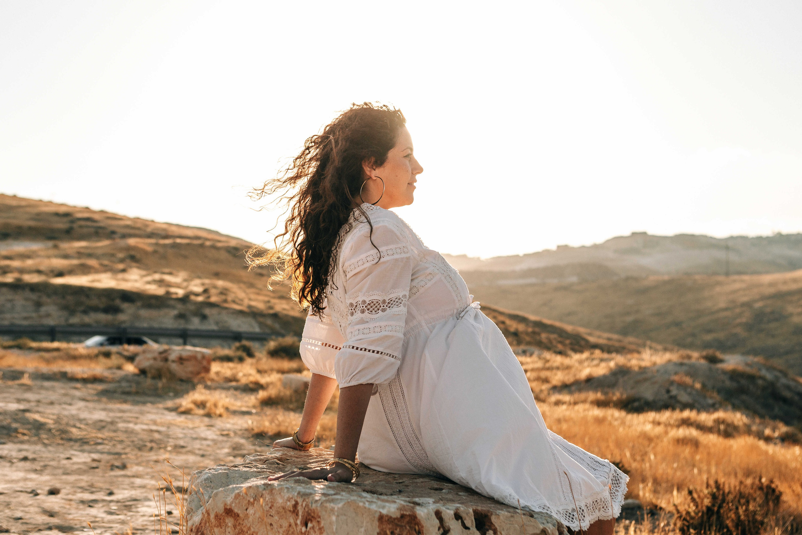 PREGNANT PHOTOSESSION IN THE DESERT. PHOTOGRAPHER IN ISRAEL