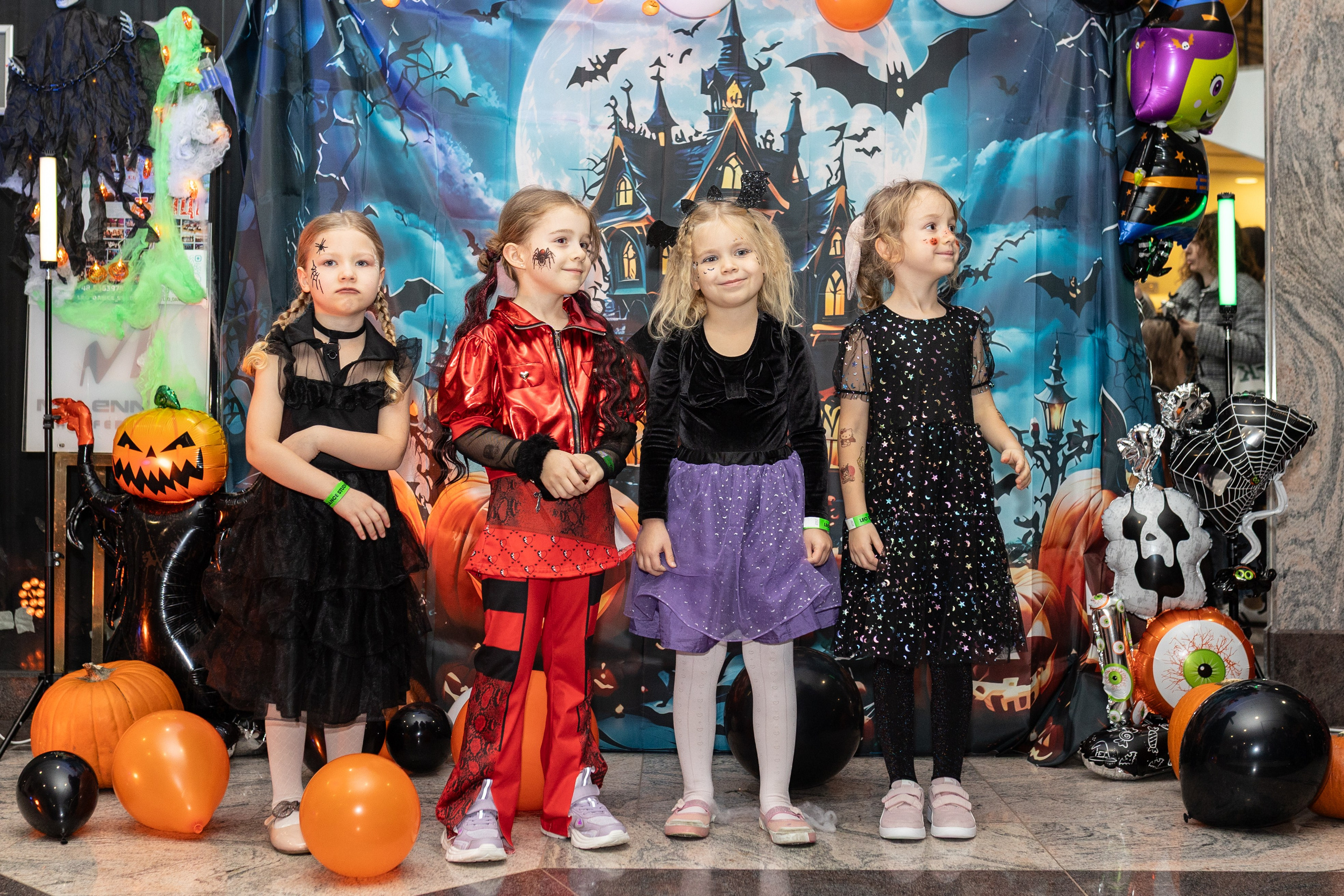 Leo dance studio Helloween 2025. Семейный и детский фотограф в Варшаве Мила Бобровская