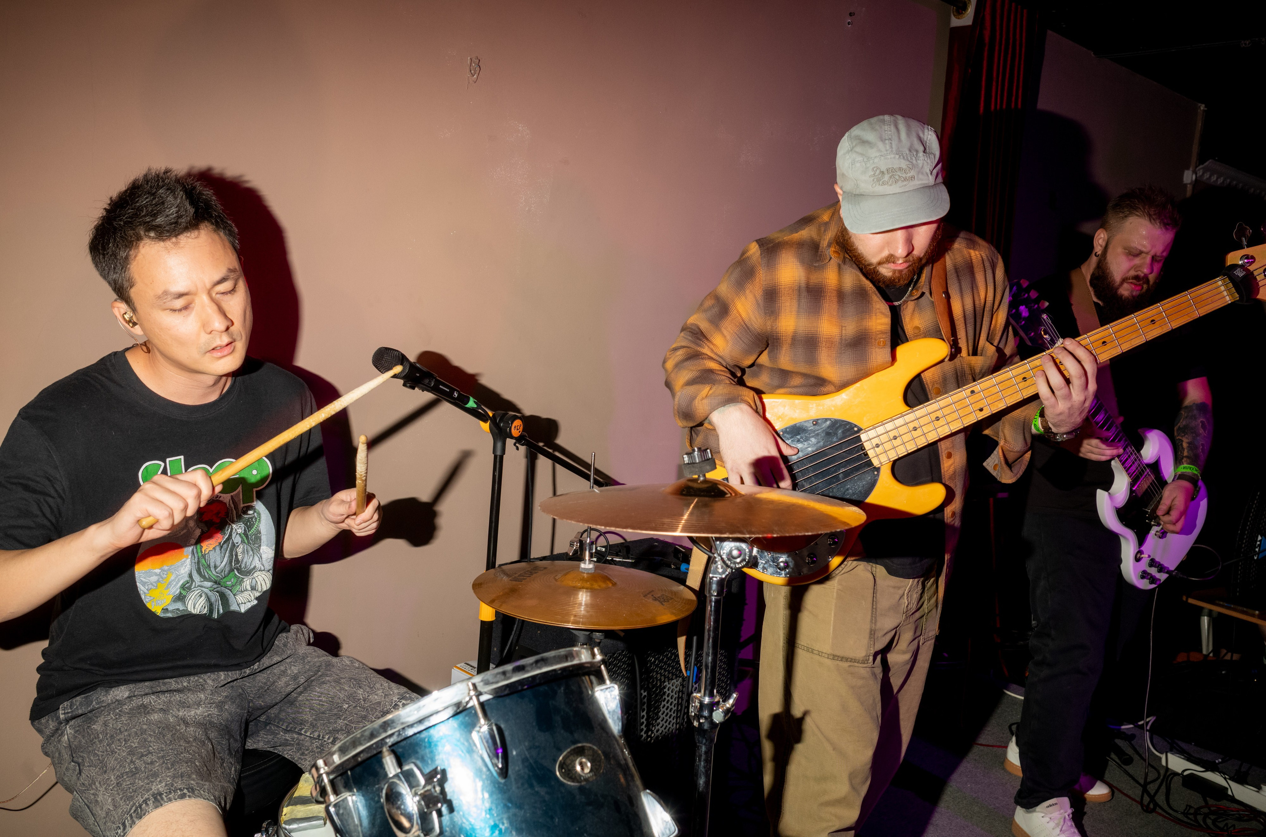Owl Cries live on stage, photo 4 — Boshqa Musiqa Fest, Ponaexali Hall, Tashkent, September 2026