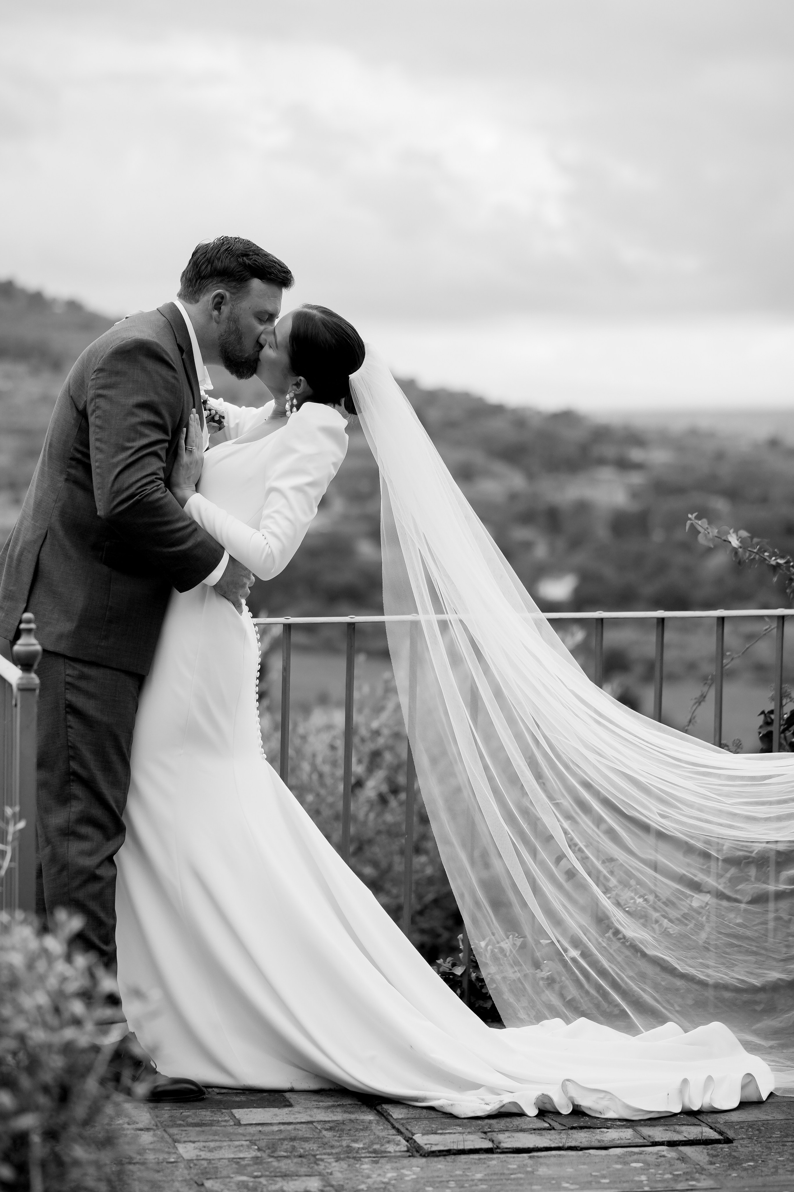 Elopment in Cortona. Villa Falconiere. Wedding Photographer in Italy