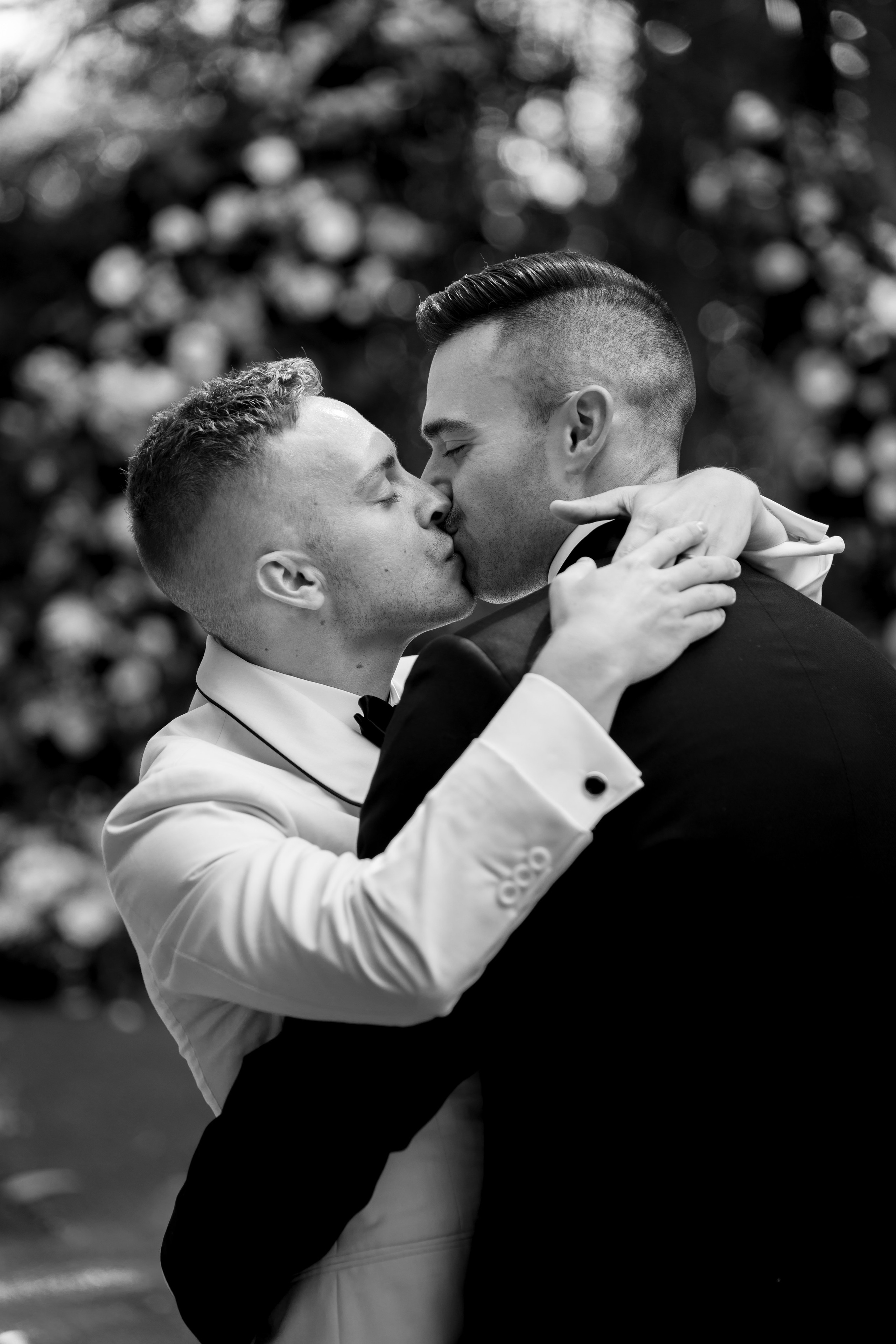 LGBT wedding photographer in California. Wedding Photography & Videography Team in California, Los Angeles, San Francisco, San Diego and Travel