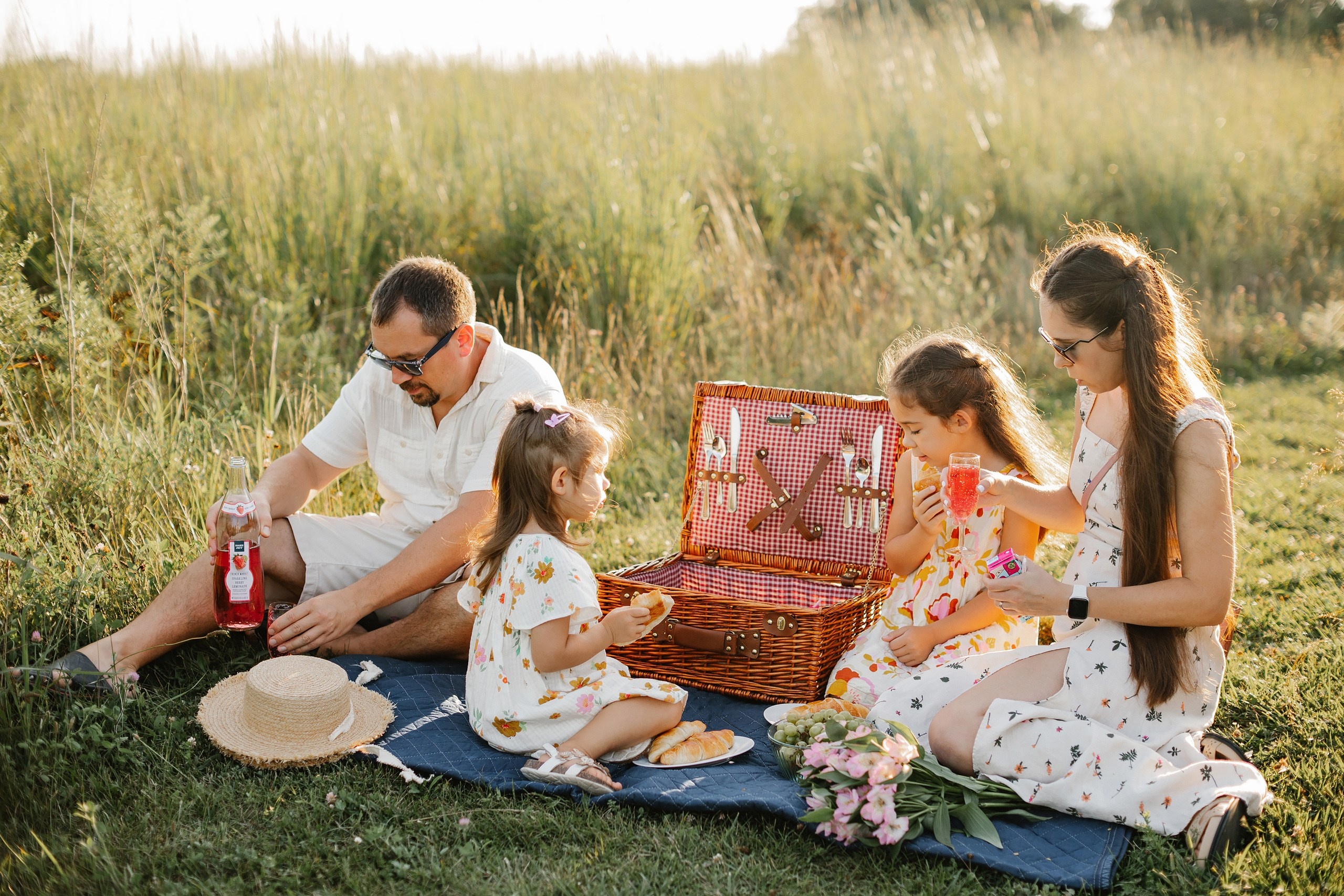 08.17.25 Family Photoshoot. Wedding family event photographer in Chicago Nick Yushevich
