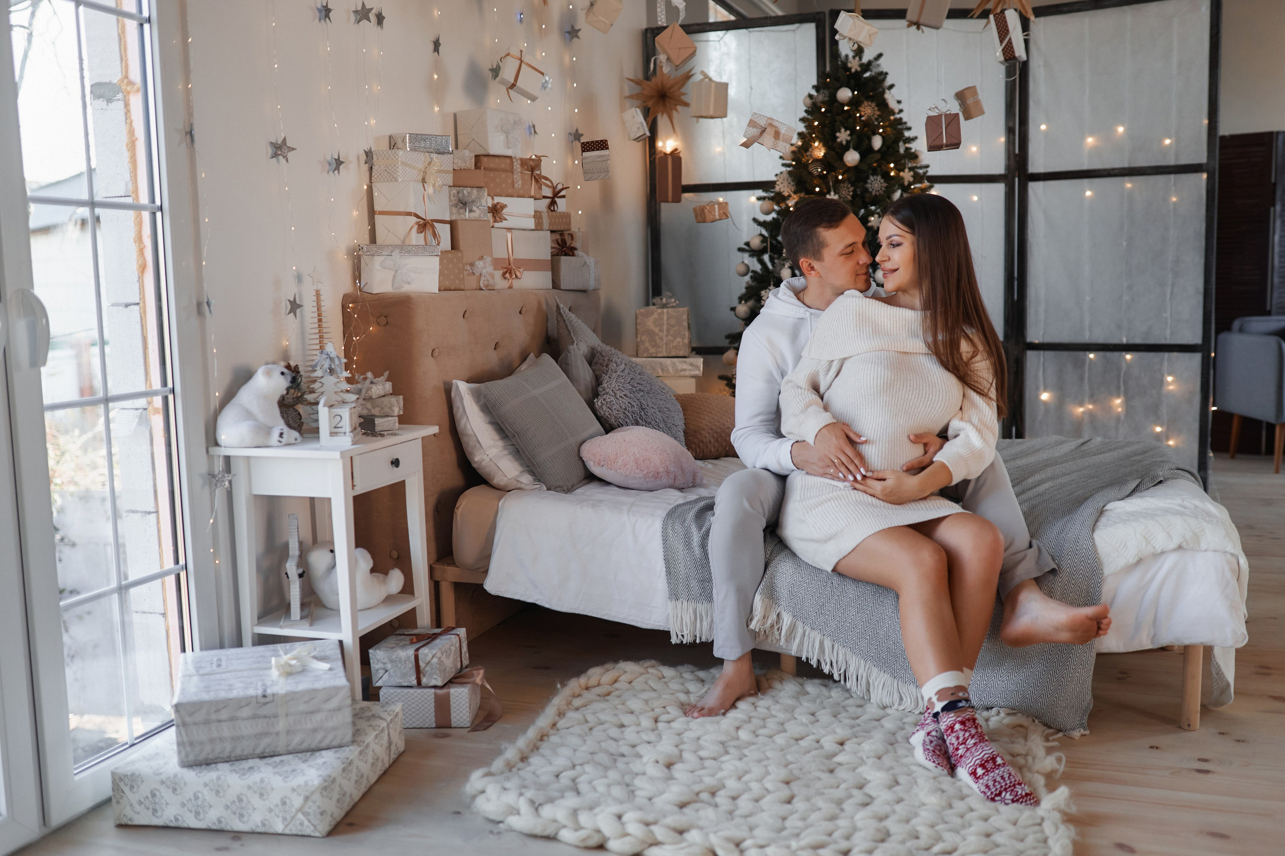 Maternity indoor and studio photoshoot. Professional Wedding and event photographer USA New York