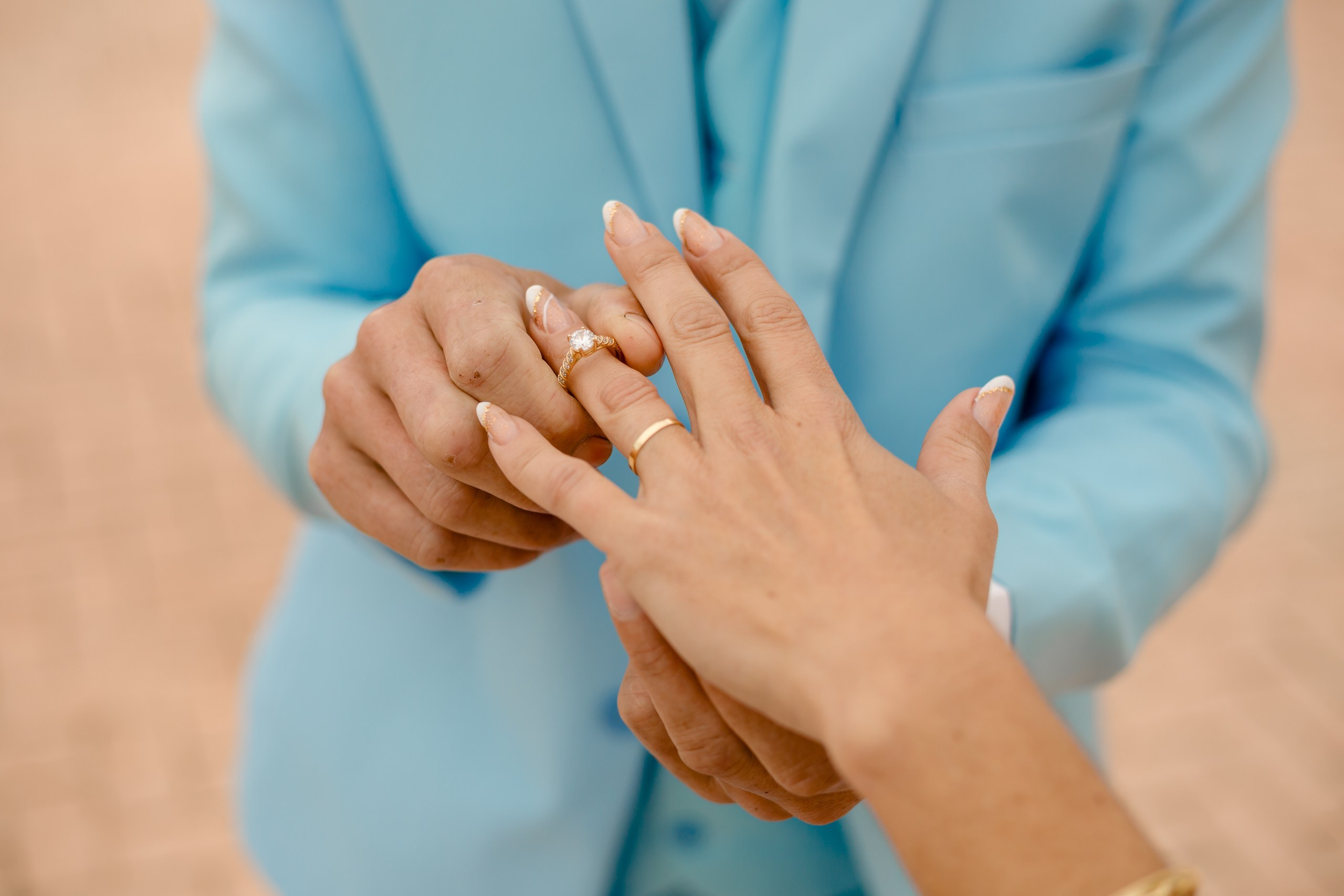 Cerimônia de casamento no civil e ensaio fotográfico de casal na praia — Verônica e Fernando