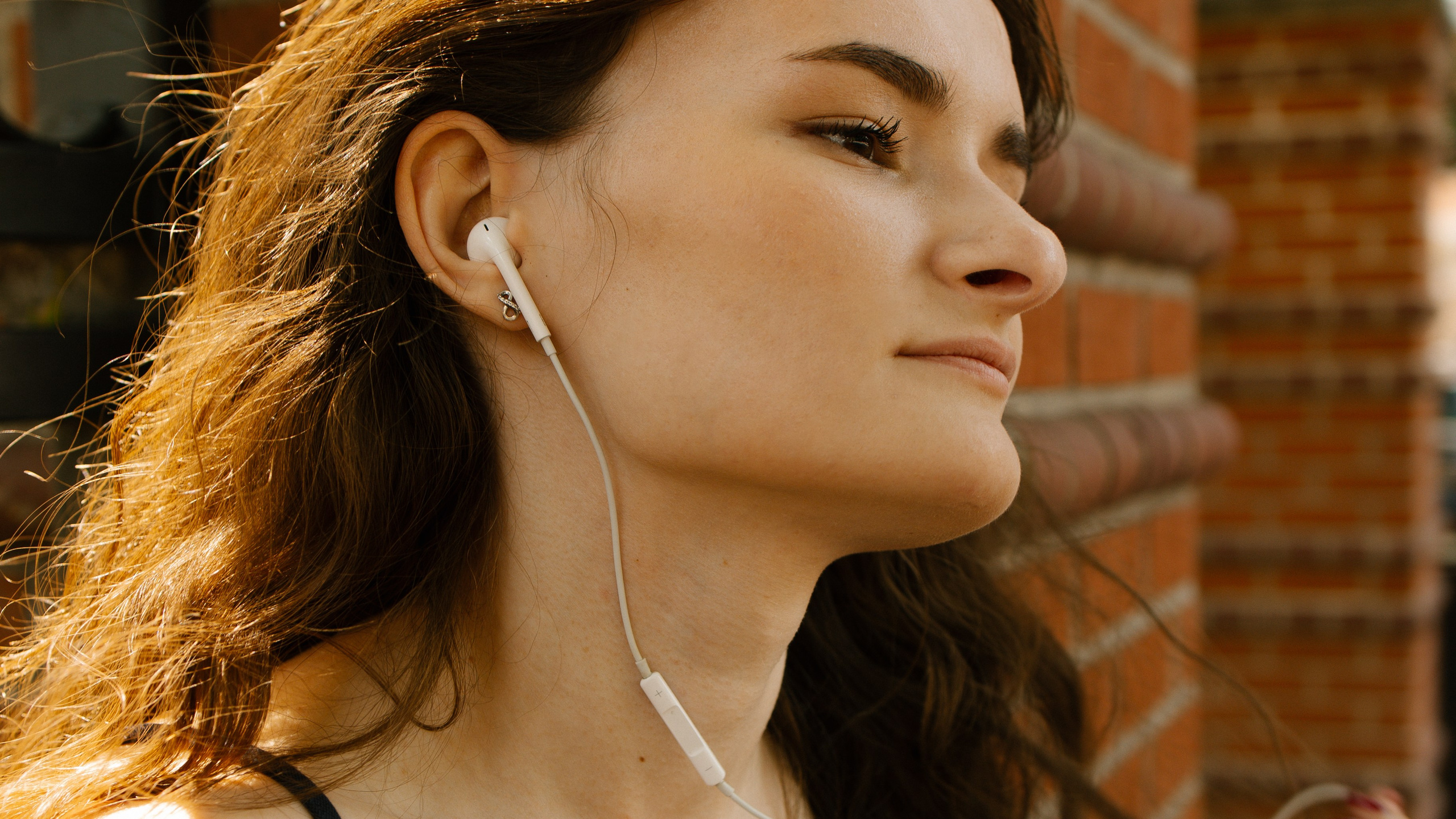 In the Quiet of City Chaos. Family photographer Oregon — Washington
