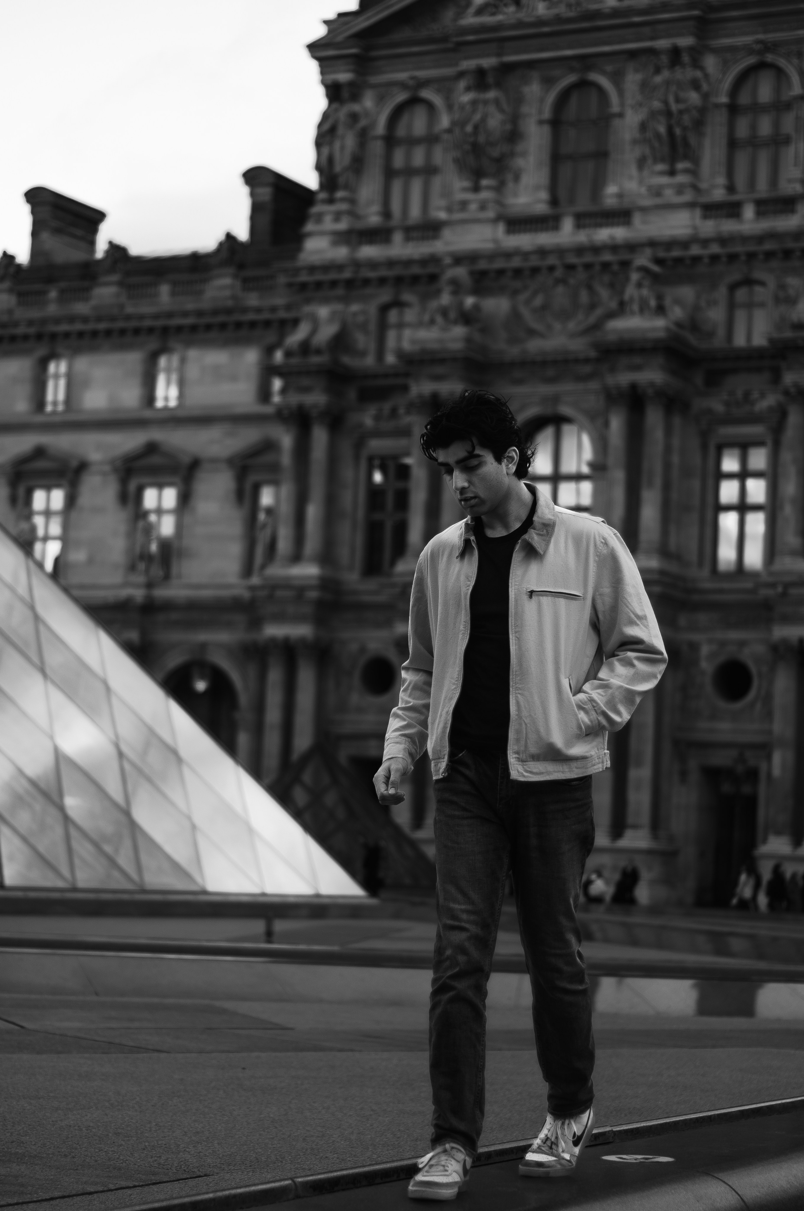 Фотосессия у Лувра. Фотограф в Париже Полина Осипова