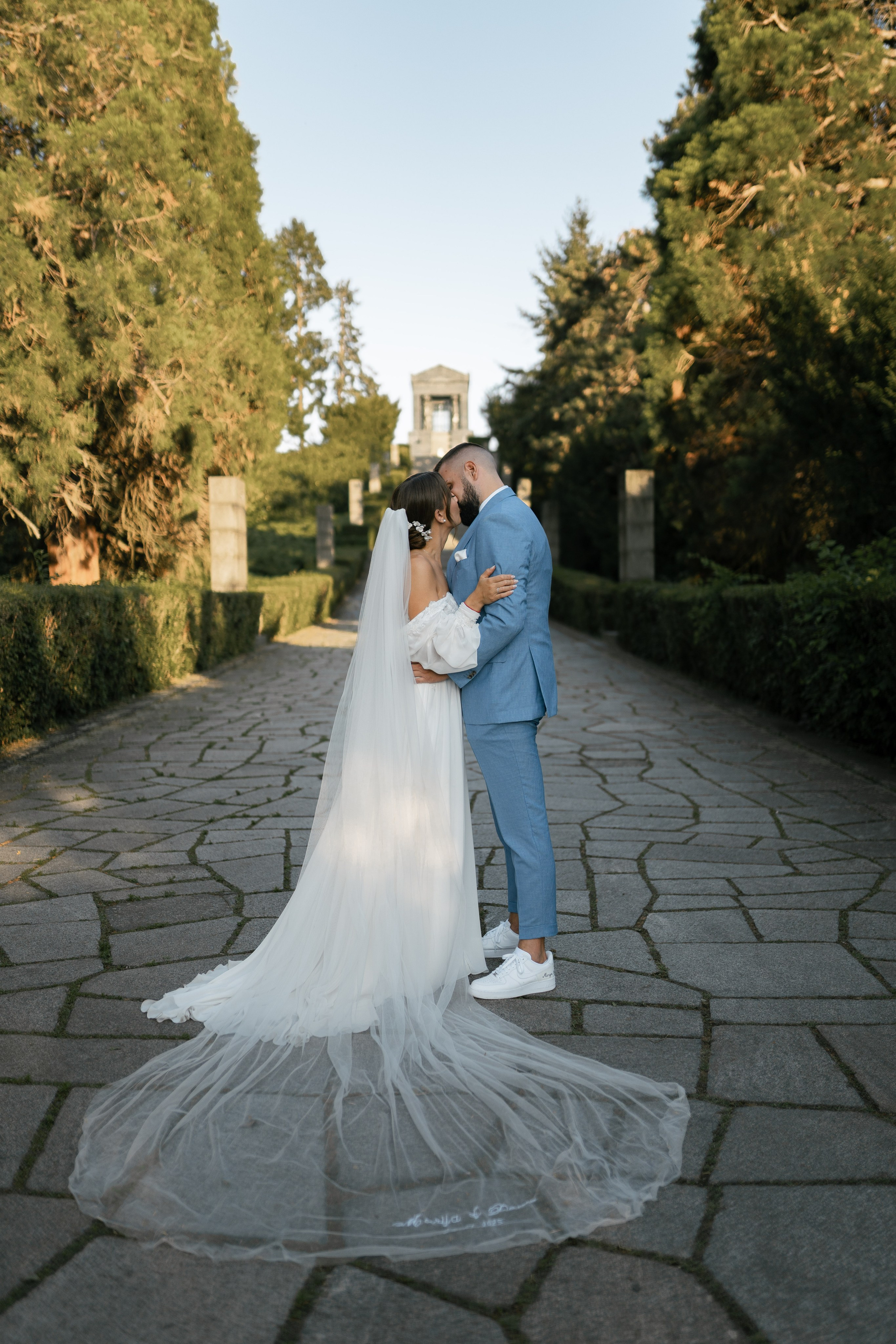 M&D|Between City Lights and Hidden Oasis. Black Sheep Produkcija| Wedding Photography and Wedding Films, based in Kragujevac, Europe / Fotograf i videograf, Kragujevac, Srbija