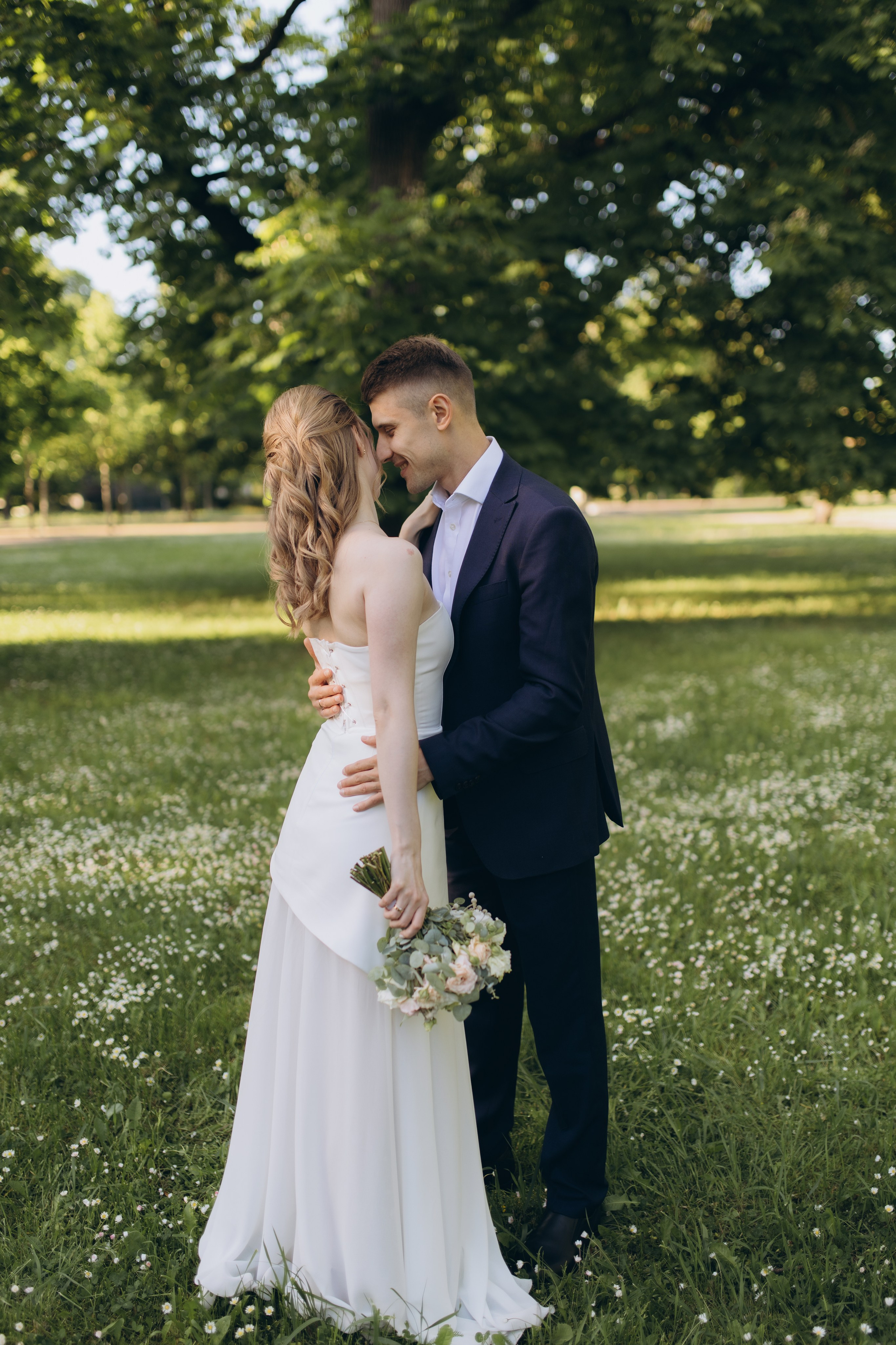 Family and Wedding photographer Anastasiia Lysenko