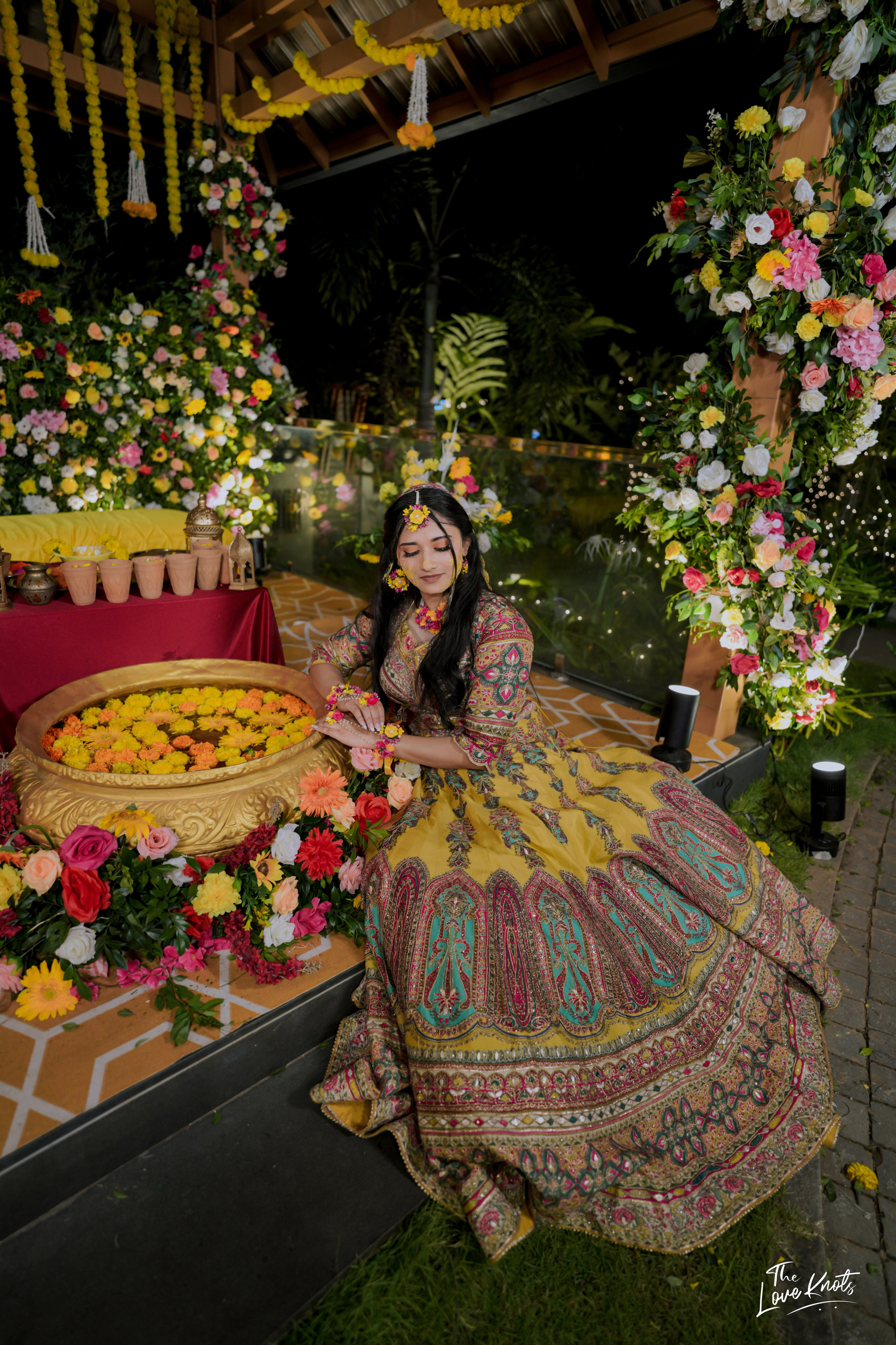 SHAHANA. Theloveknots