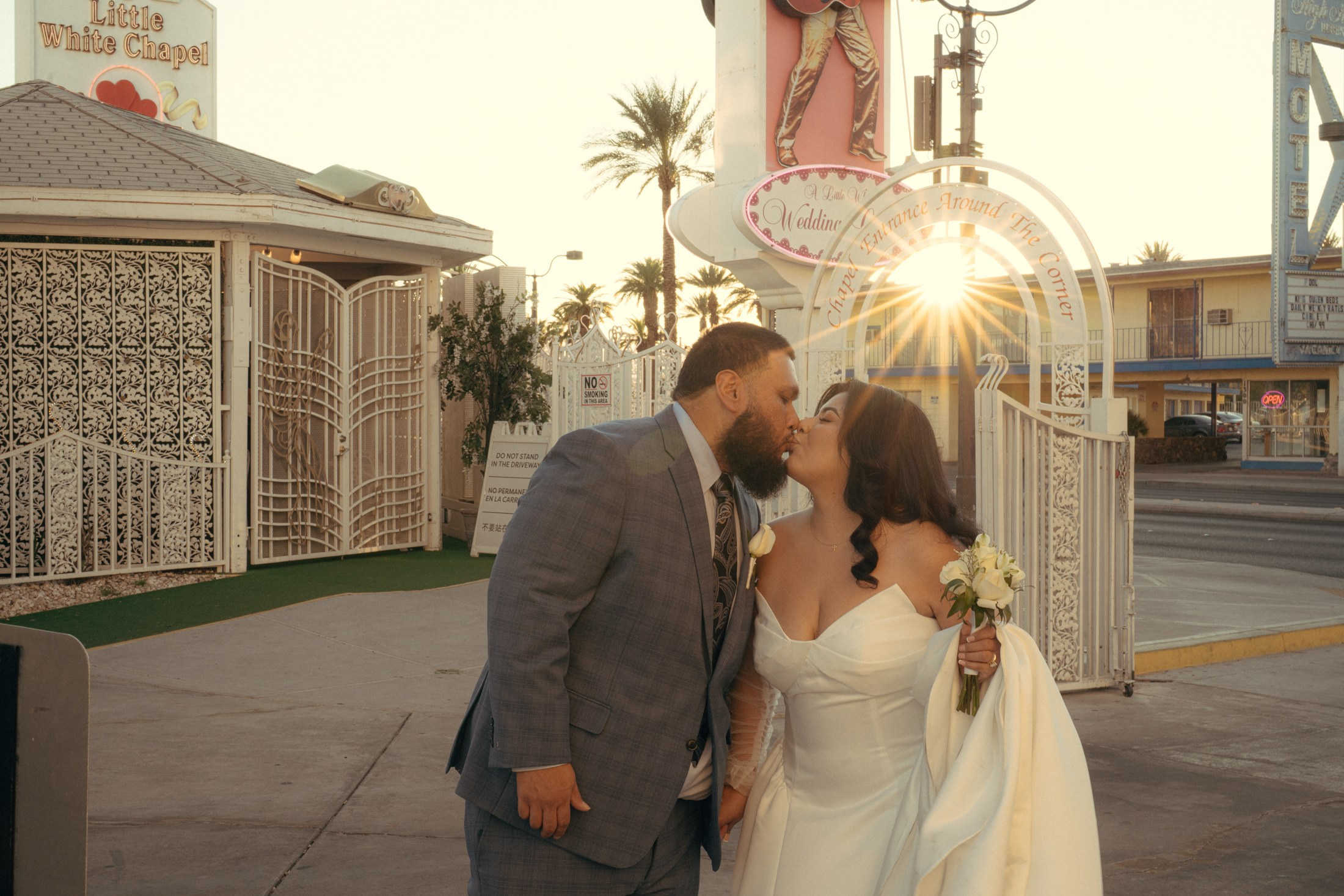 Miriam&Tino. Wedding & elopement photographer Viktoriya Kravtsov. Las Vegas