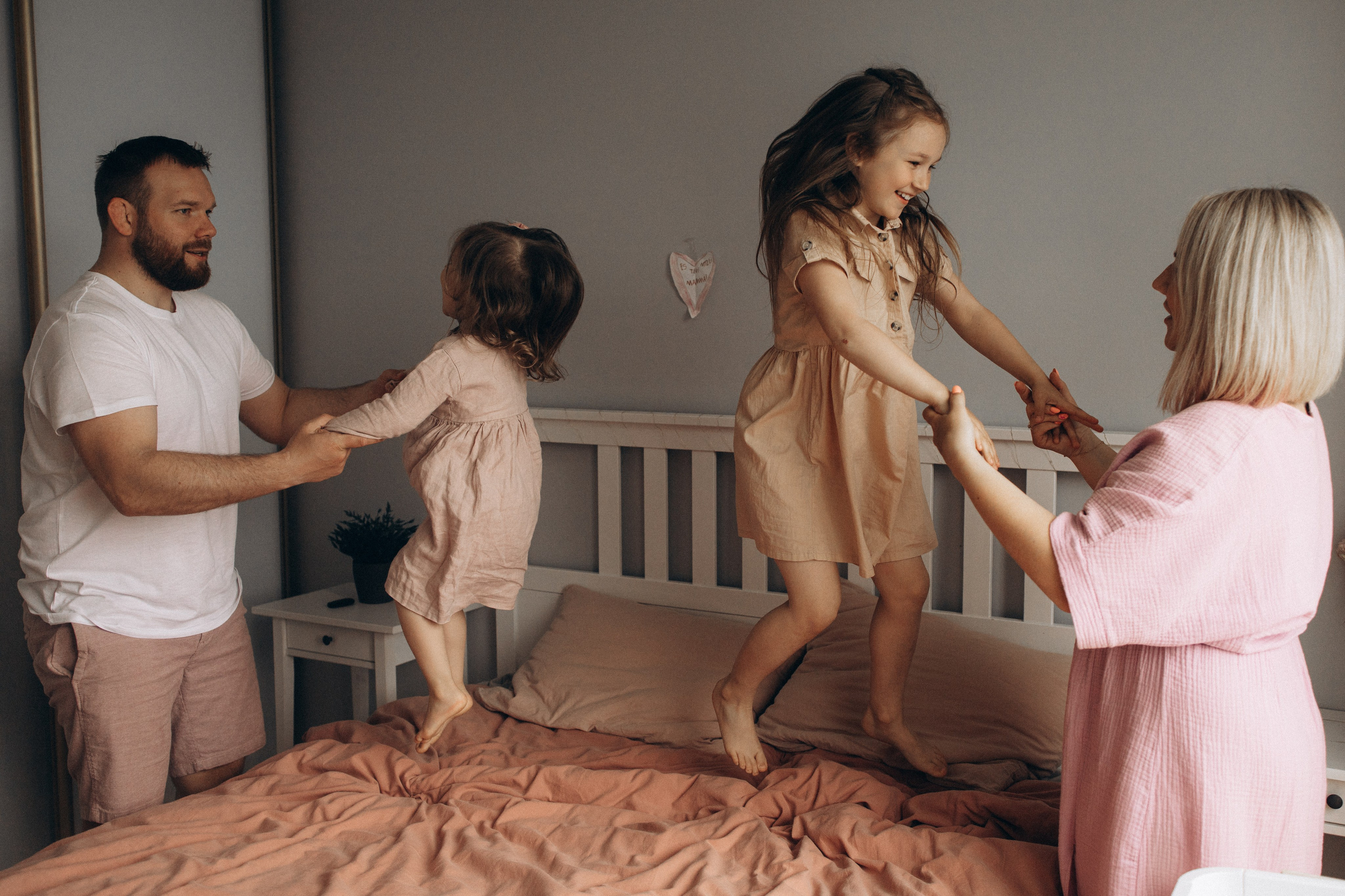 LAINES ģimene. GALVENĀ