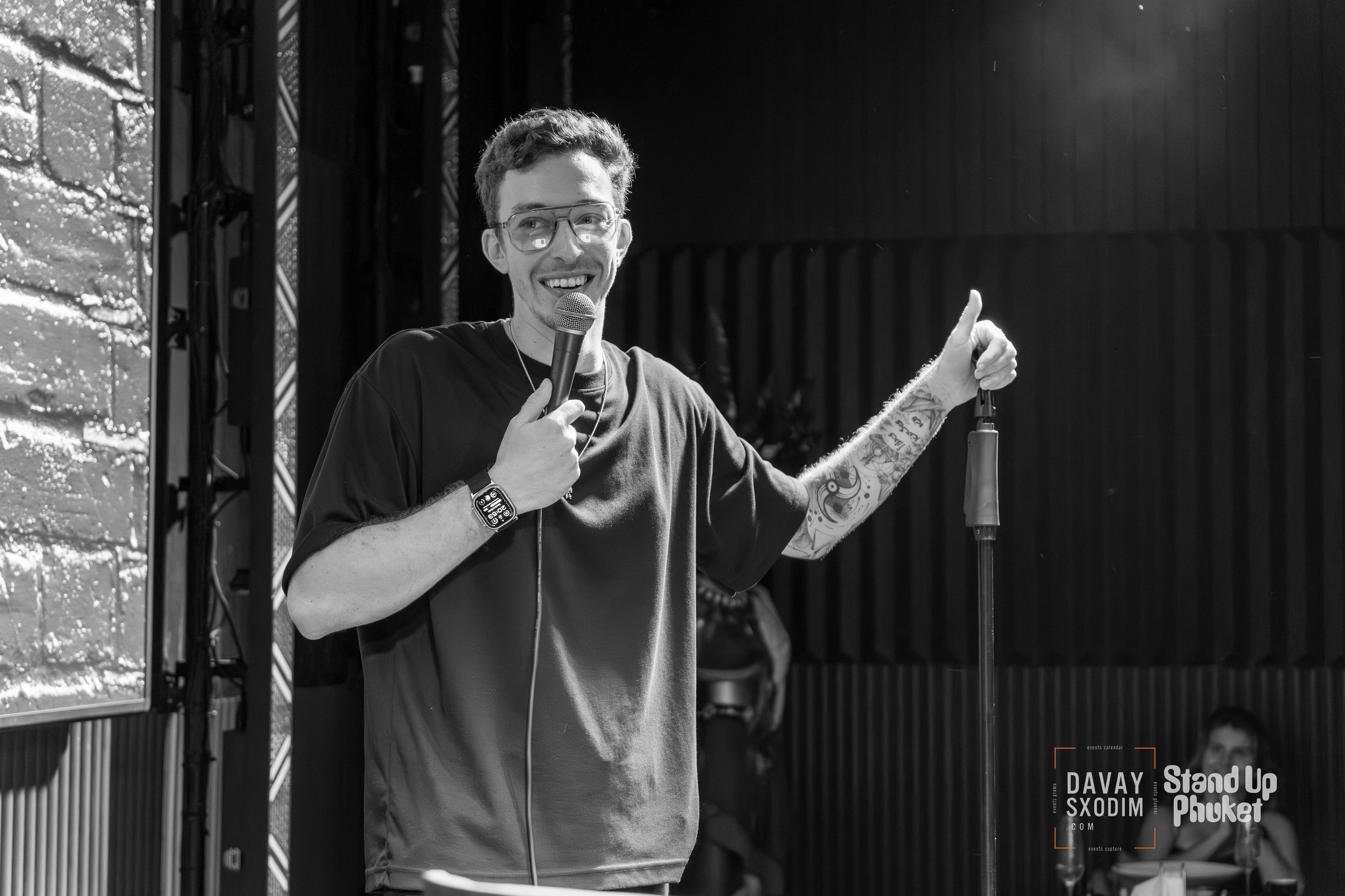 Standup Влада Лапина | Фоторепортаж | Афиша | DAVAYSXODIM.com PHUKET. АФИША|ФОТОРЕПОРТАЖИ|ИВЕНТЫ|ПХУКЕТ