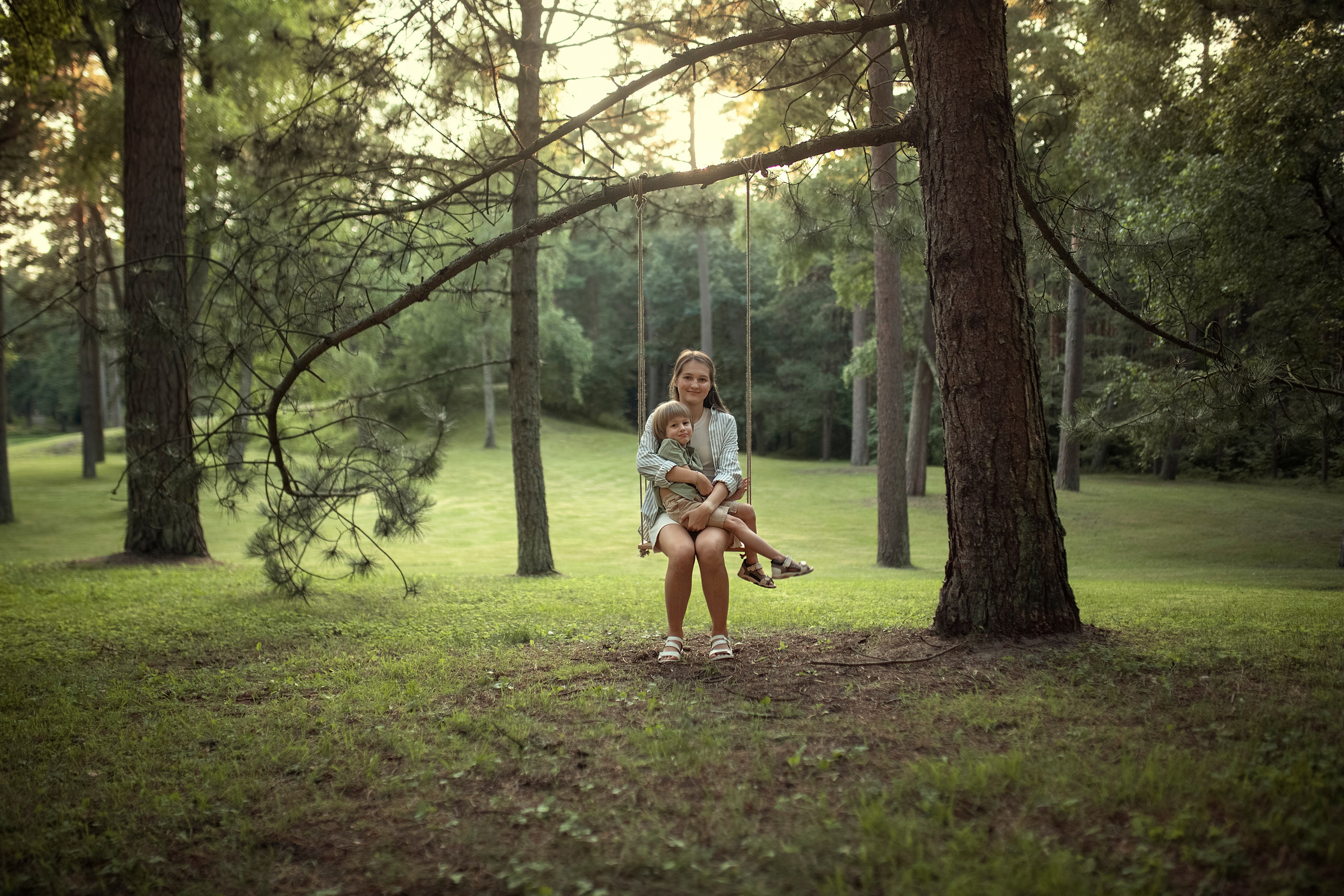 Наташа, Юра, Ксения, Лиза и Арсений 2025. Fotograf rodzinny i dziecięcy w Warszawie Mila Babrouskaya