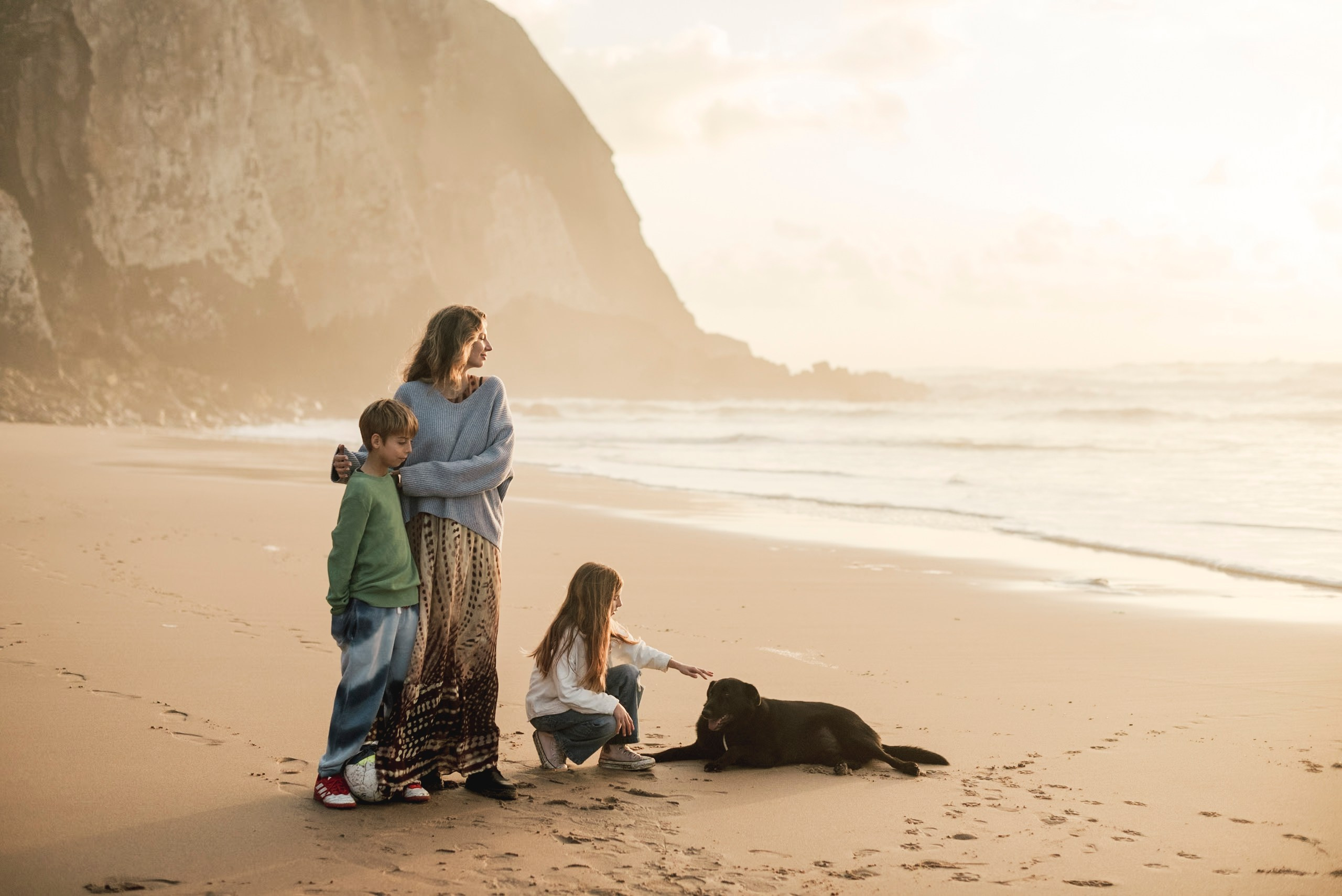 History by the ocean. Polina Sobol — family & documentary photographer in Bern. Outdoor & urban photo sessions for families, kids and couples