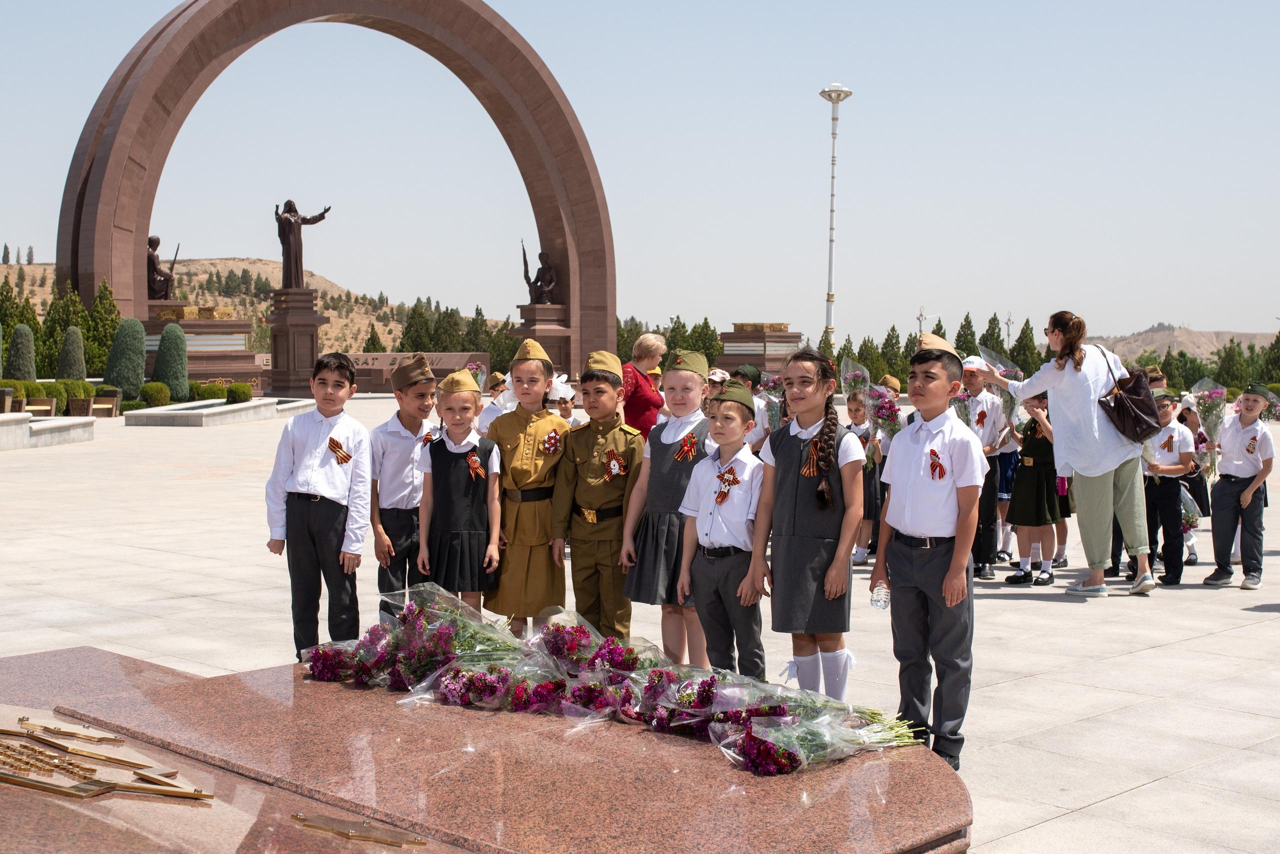Вечный огонь 2"А» класс. Ваш фотограф в Ашхабаде Гамлет Осипов
