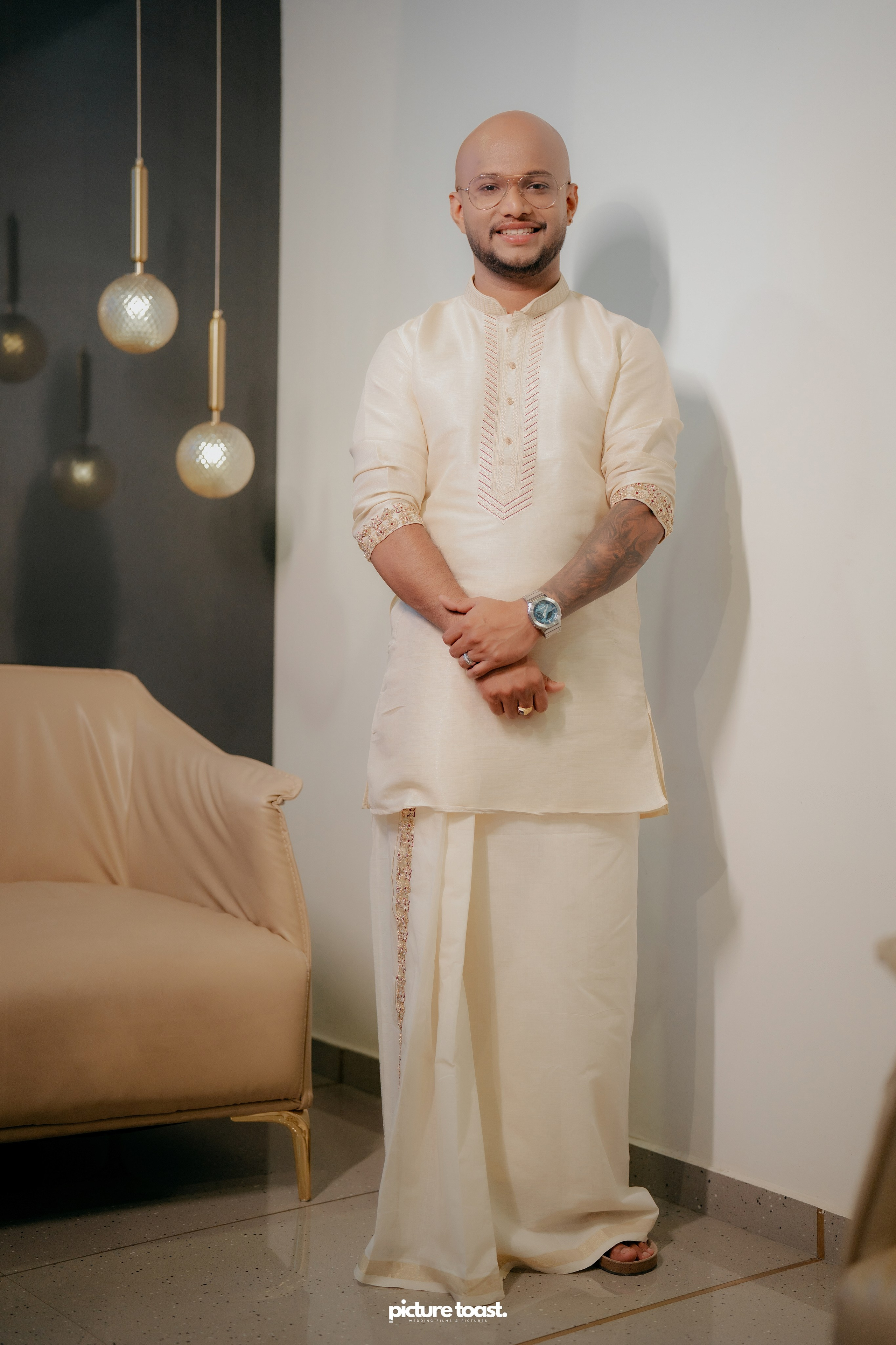 Traditional Kerala Hindu Wedding Ft. Anusree & Vishnu. Fine art Wedding Photographers in India & Canada