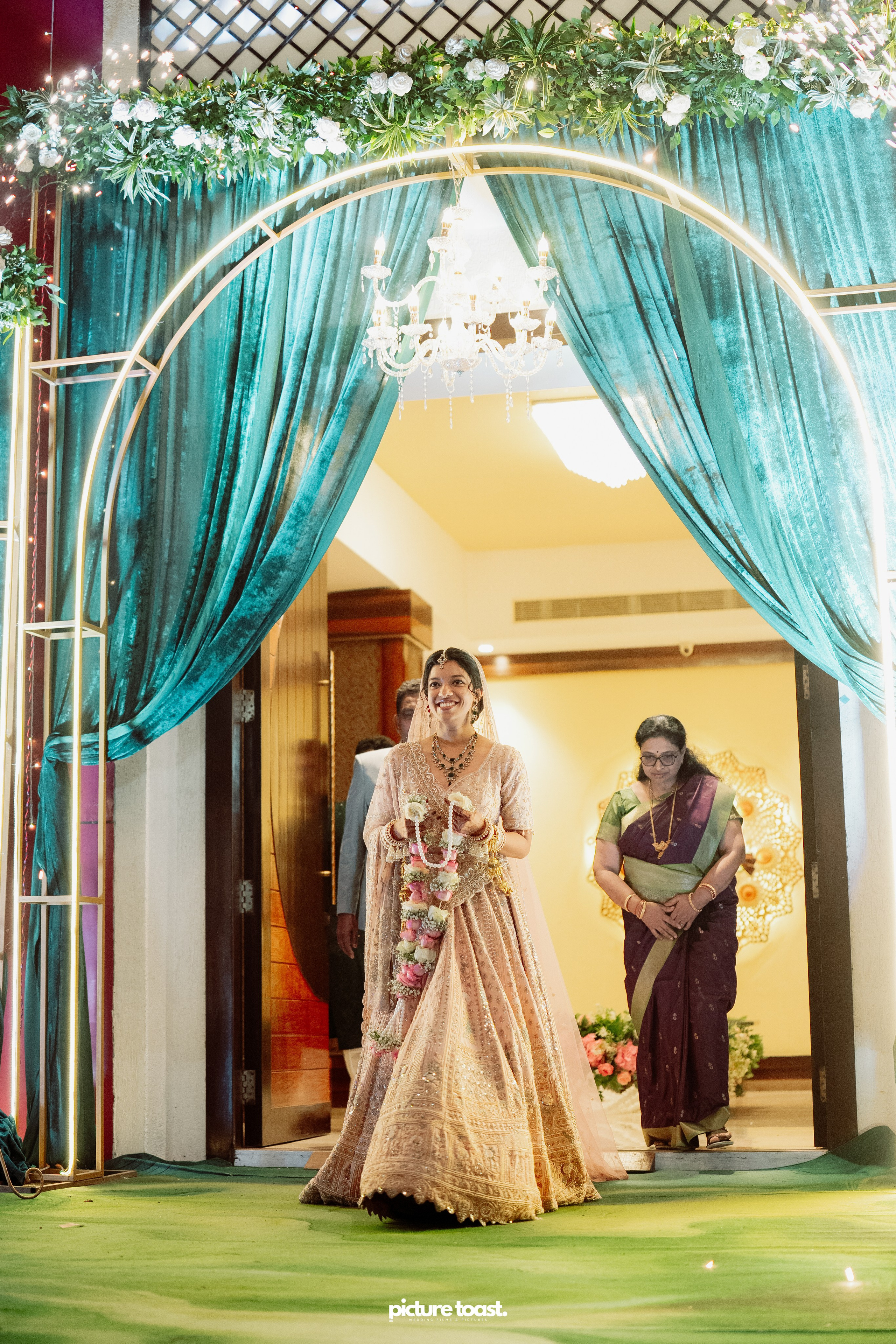 Gujarathi Wedding! Ft. Sahil & Thanima. Fine art Wedding Photographers in India & Canada