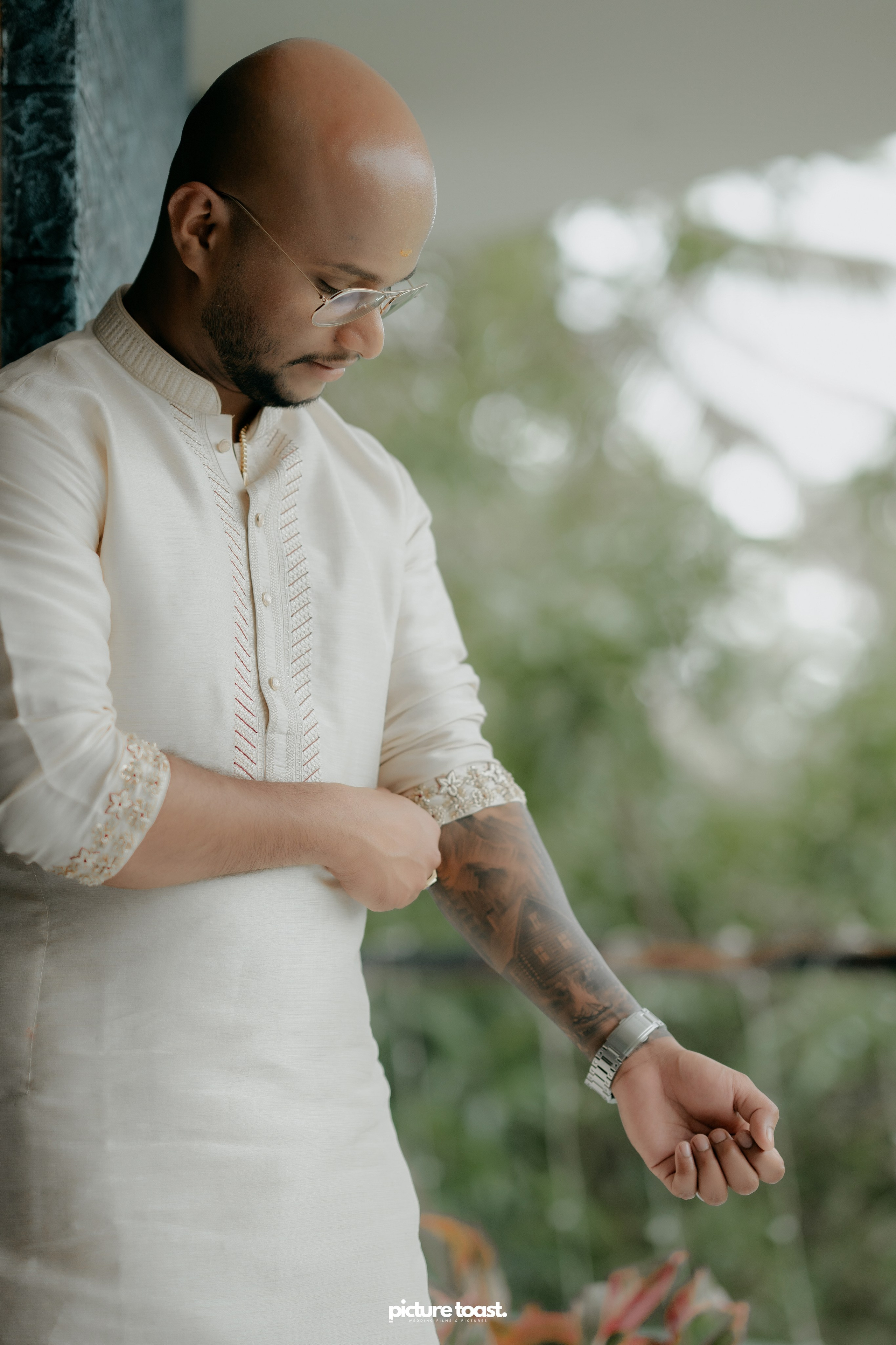 Traditional Kerala Hindu Wedding Ft. Anusree & Vishnu. Fine art Wedding Photographers in India & Canada