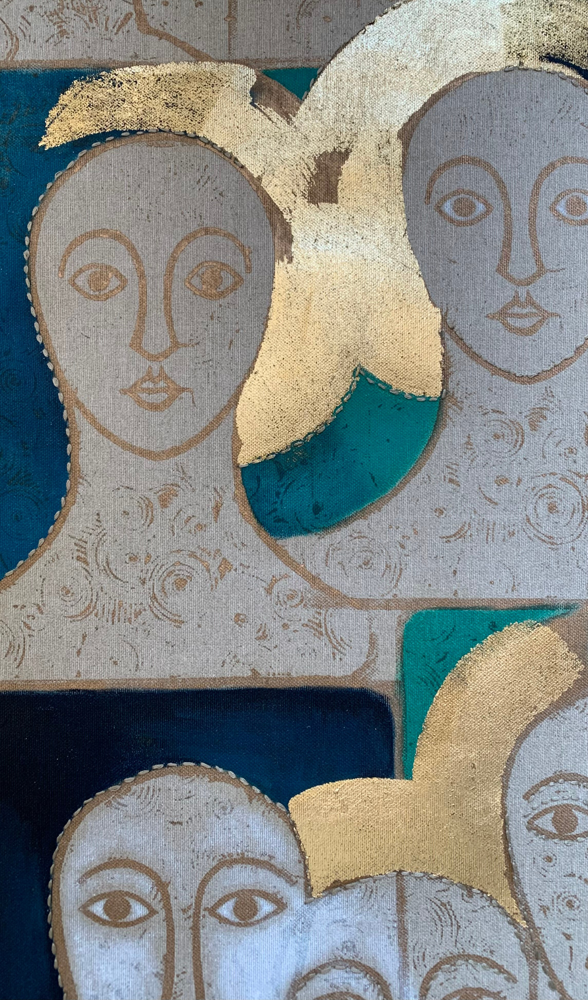 In HOLY FACES, Nadia Kuprina explores the theme of the icon through seriality and material stratification. The work originates from the repetition of three original linocuts, hand-printed in gold, and is subsequently transformed through hand stitching, oil painting, and applications of gold leaf.Its exhibition history — two abbey settings and one winery — highlights the versatility of the work, capable of engaging with spiritual, architectural, and unconventional exhibition spaces. The publication in a catalogue reinforces its curatorial relevance and the solidity of the artist’s trajectory.